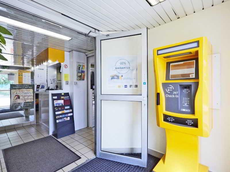 Vista Lobby Hotel F1 Lyon Genay Massieux