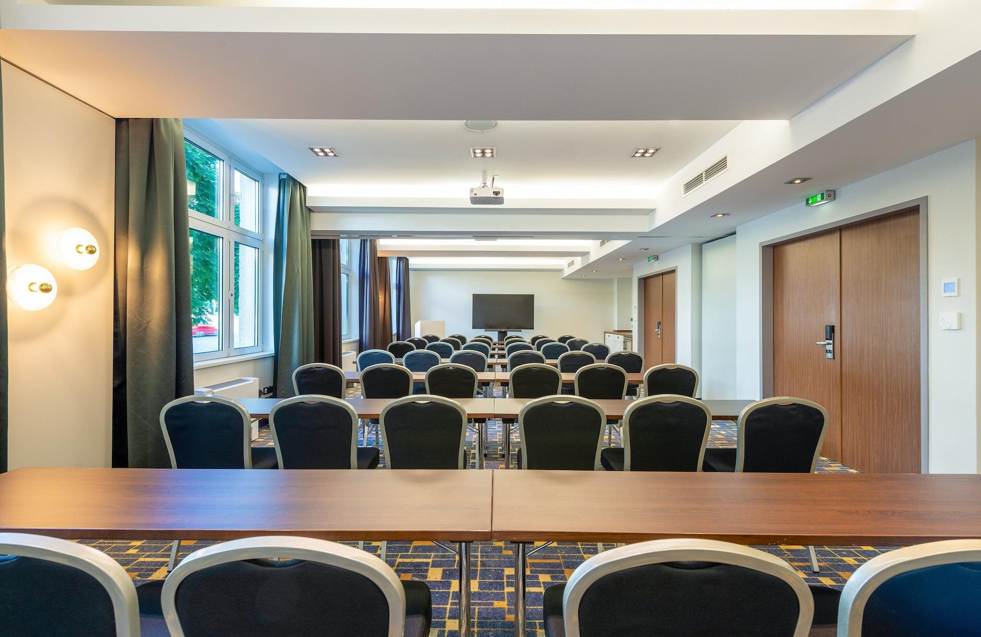 Sala de Reuniones Leonardo Royal Hotel Berlin Alexanderplatz