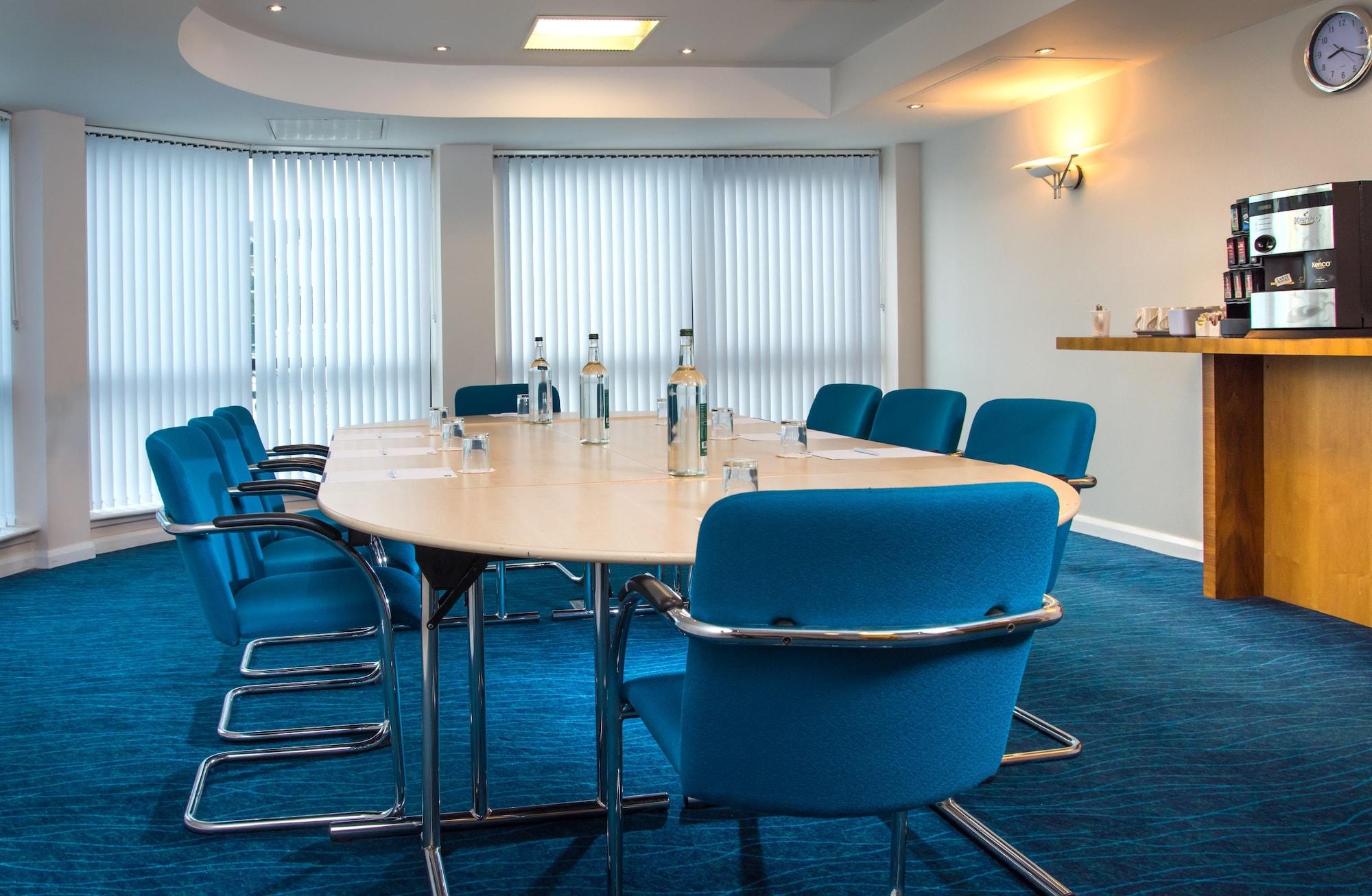 Sala de Reuniones Holiday Inn Express Hemel Hempstead by IHG