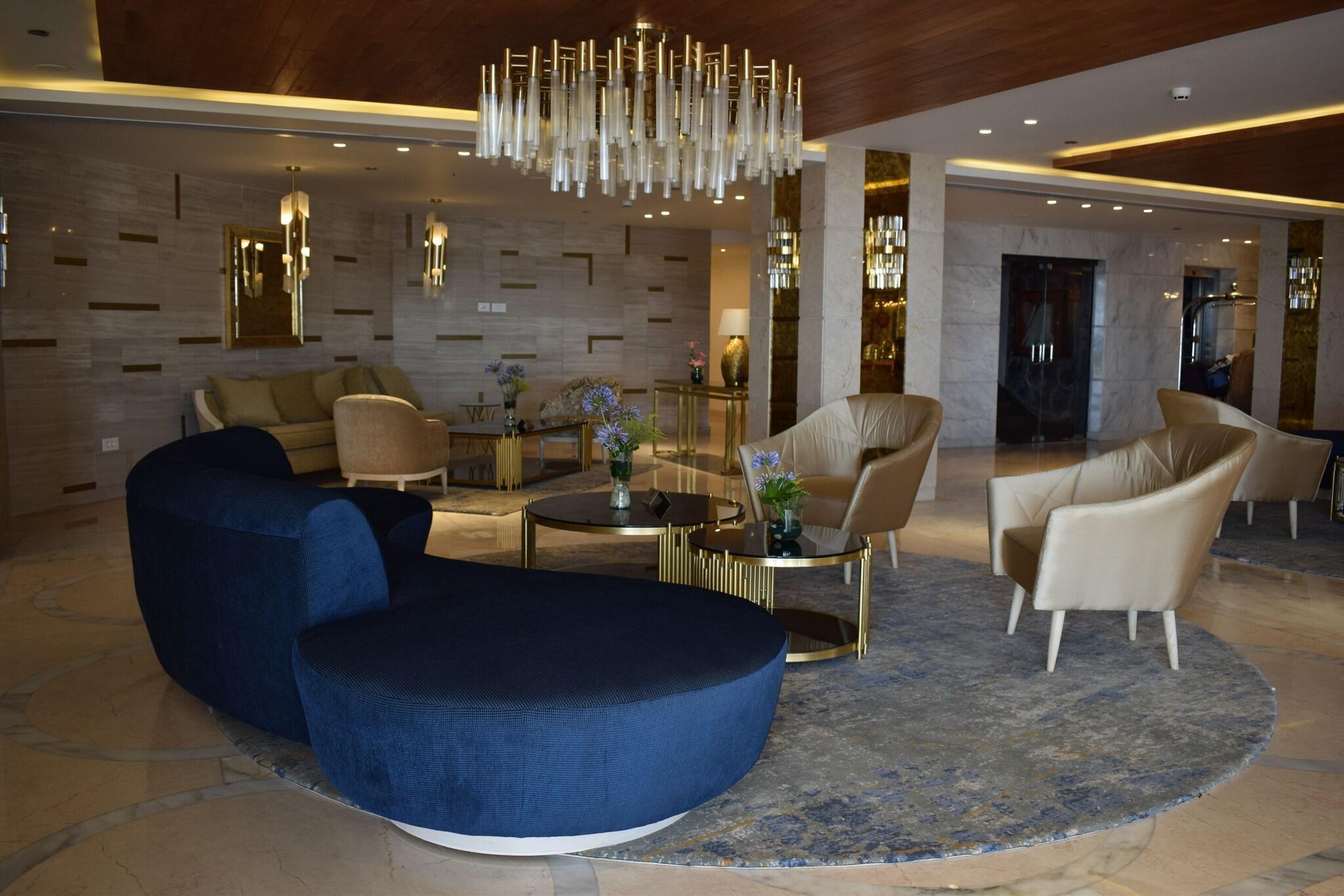 Vista Lobby Romance Alexandria Hotel