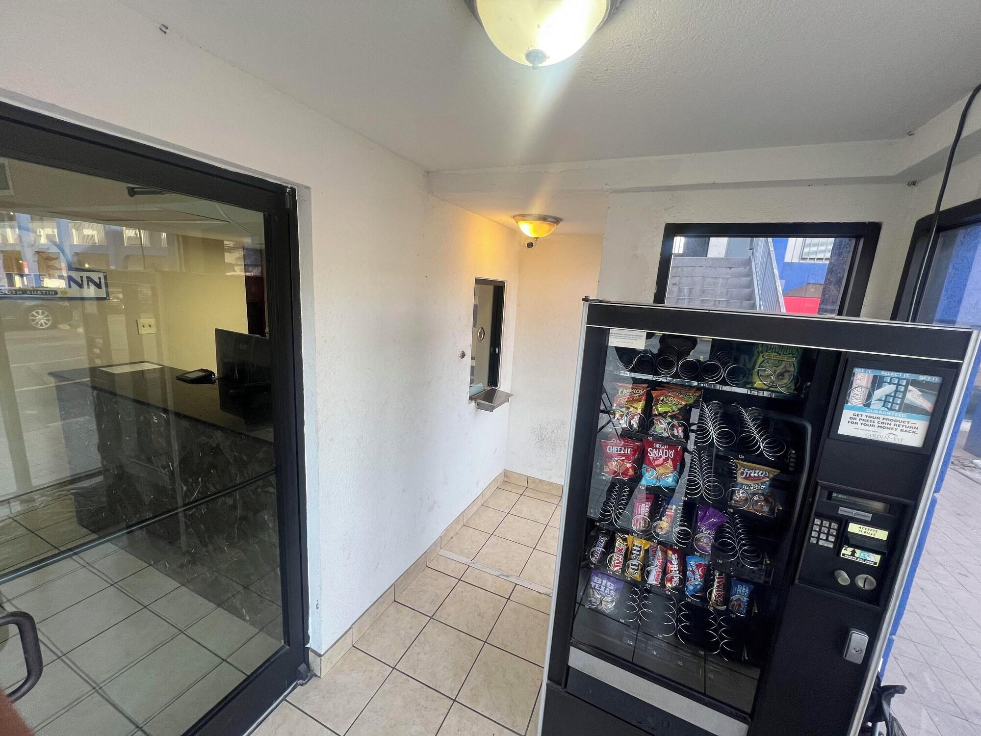 Vista Lobby Skylite inn