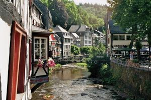 Alquiler Vacacional - Stilvolles Ferienhaus mit Garten in Roetgen
