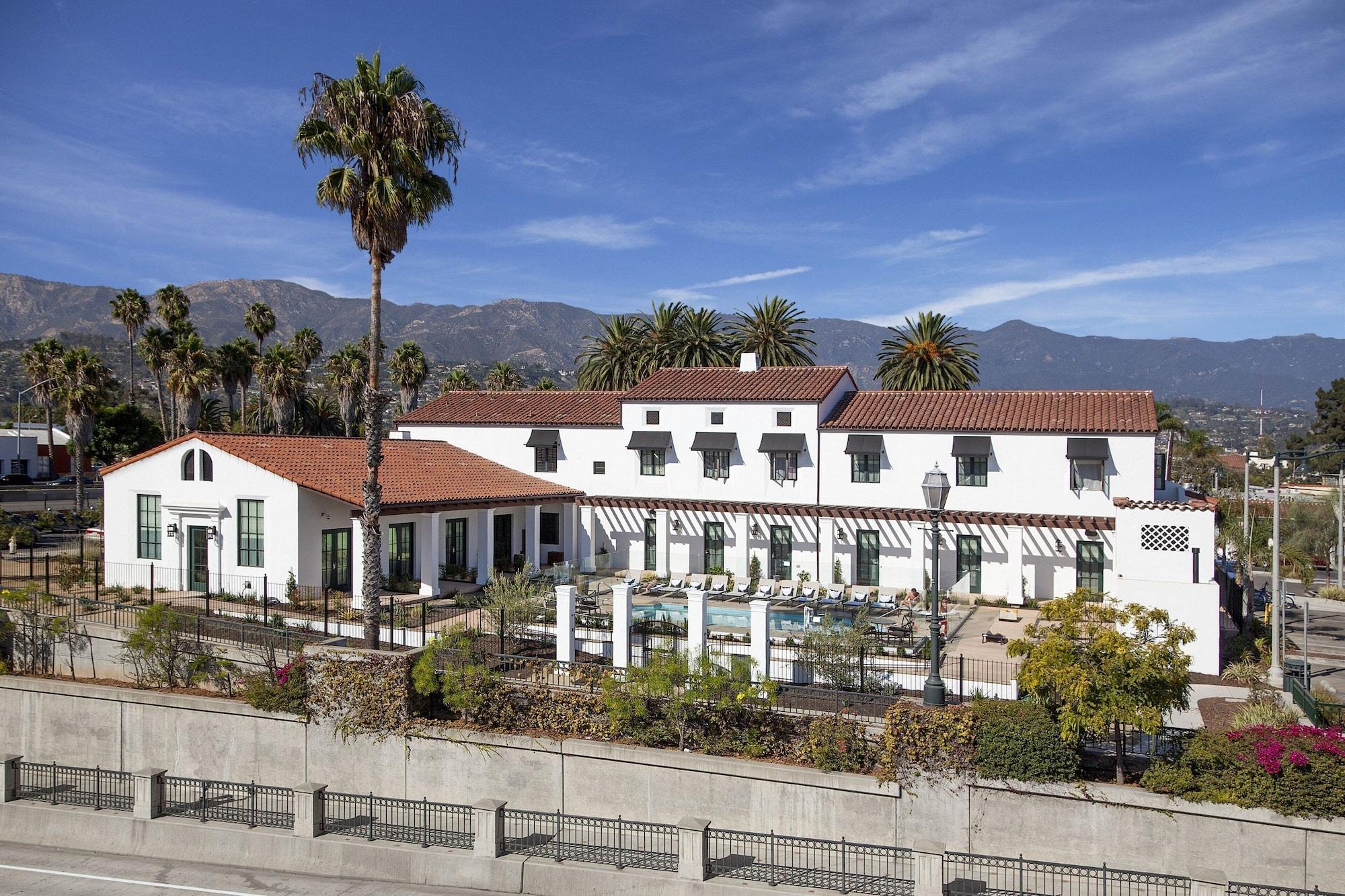 Vista Exterior Moxy Santa Barbara
