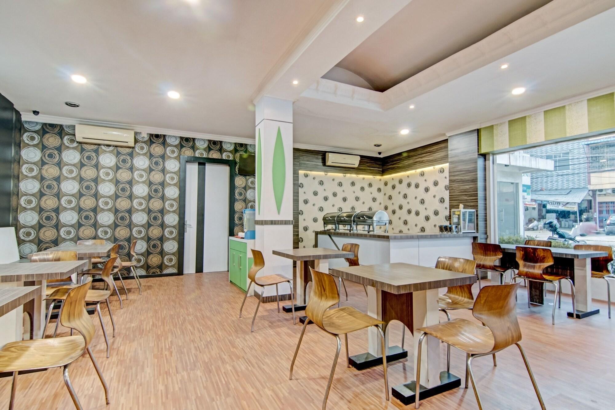 Restaurant OYO 90697 Hotel Wisata