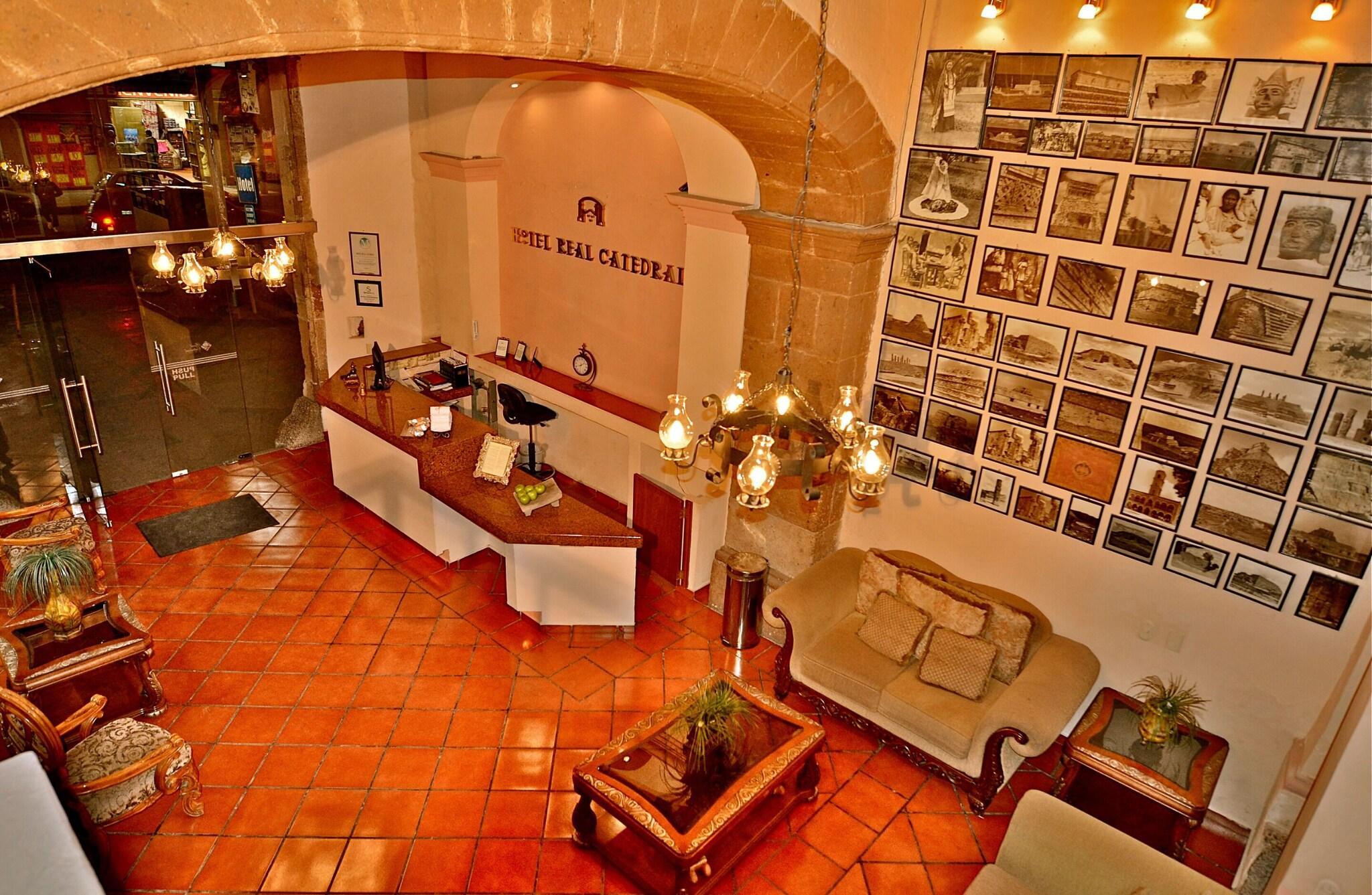 Vista Lobby Hotel Real Catedral