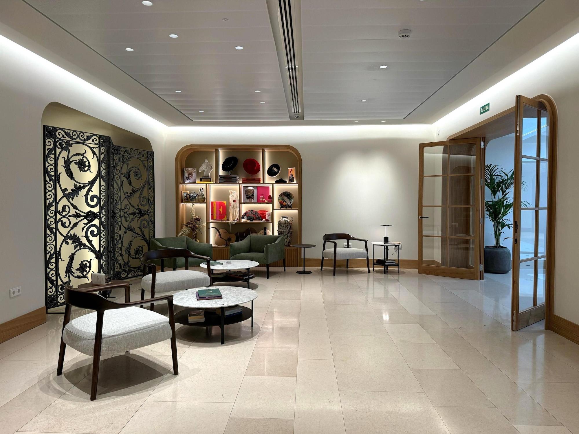 Vista Lobby Becquer Hotel, Historic City Center