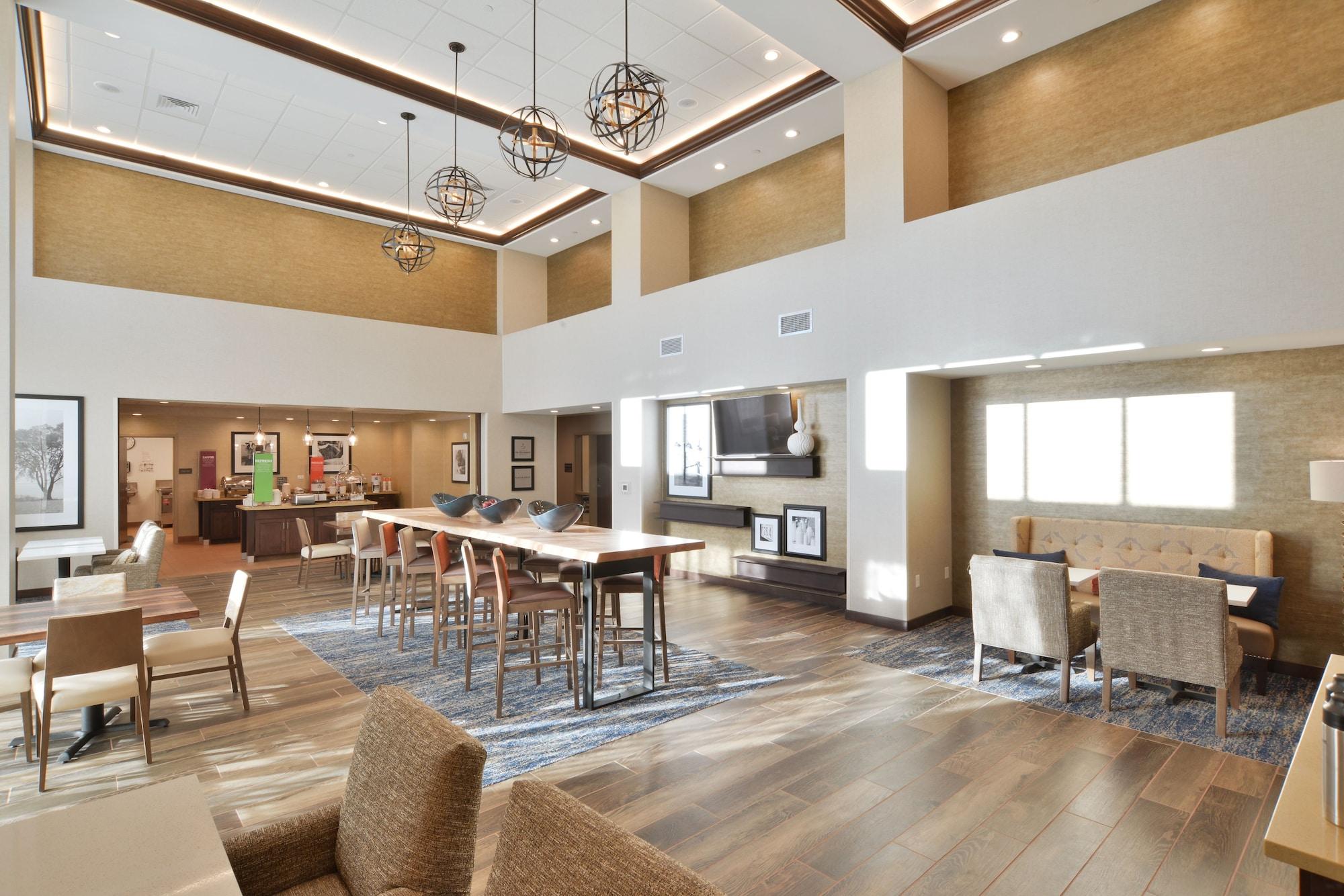 Restaurant Hampton Inn & Suites Menomonie-UW Stout