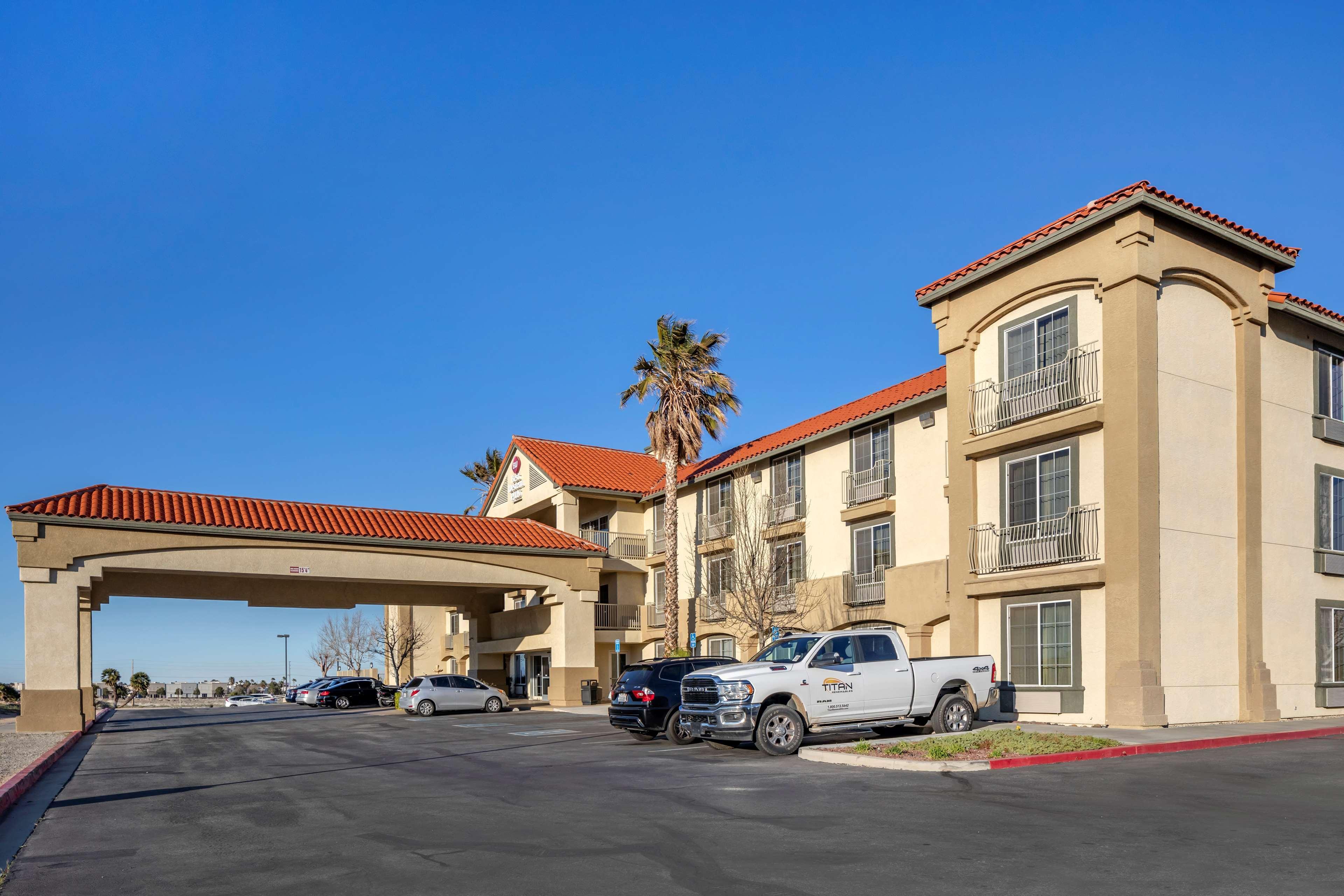Vista Exterior Best Western Plus John Jay Inn & Suites