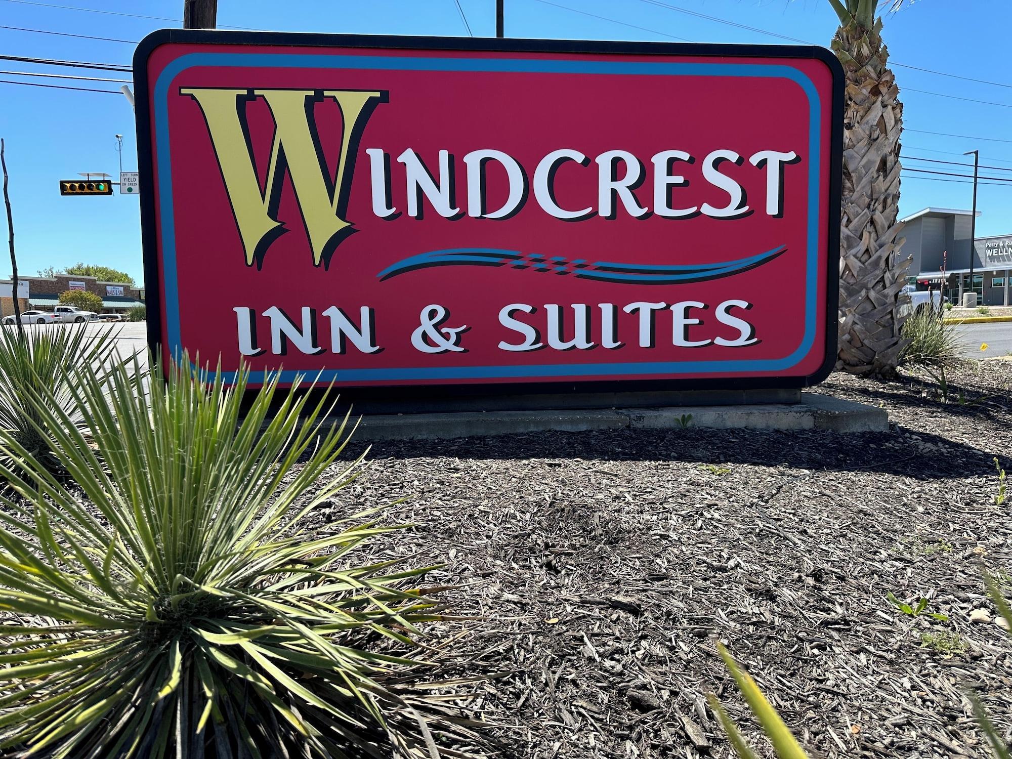 Vista Exterior Windcrest Inn and Suites