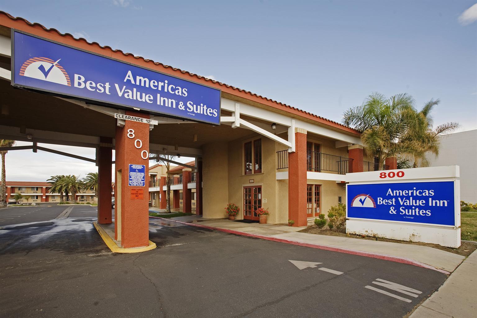 Vista Exterior Americas Best Value Inn and Suites, Hemet