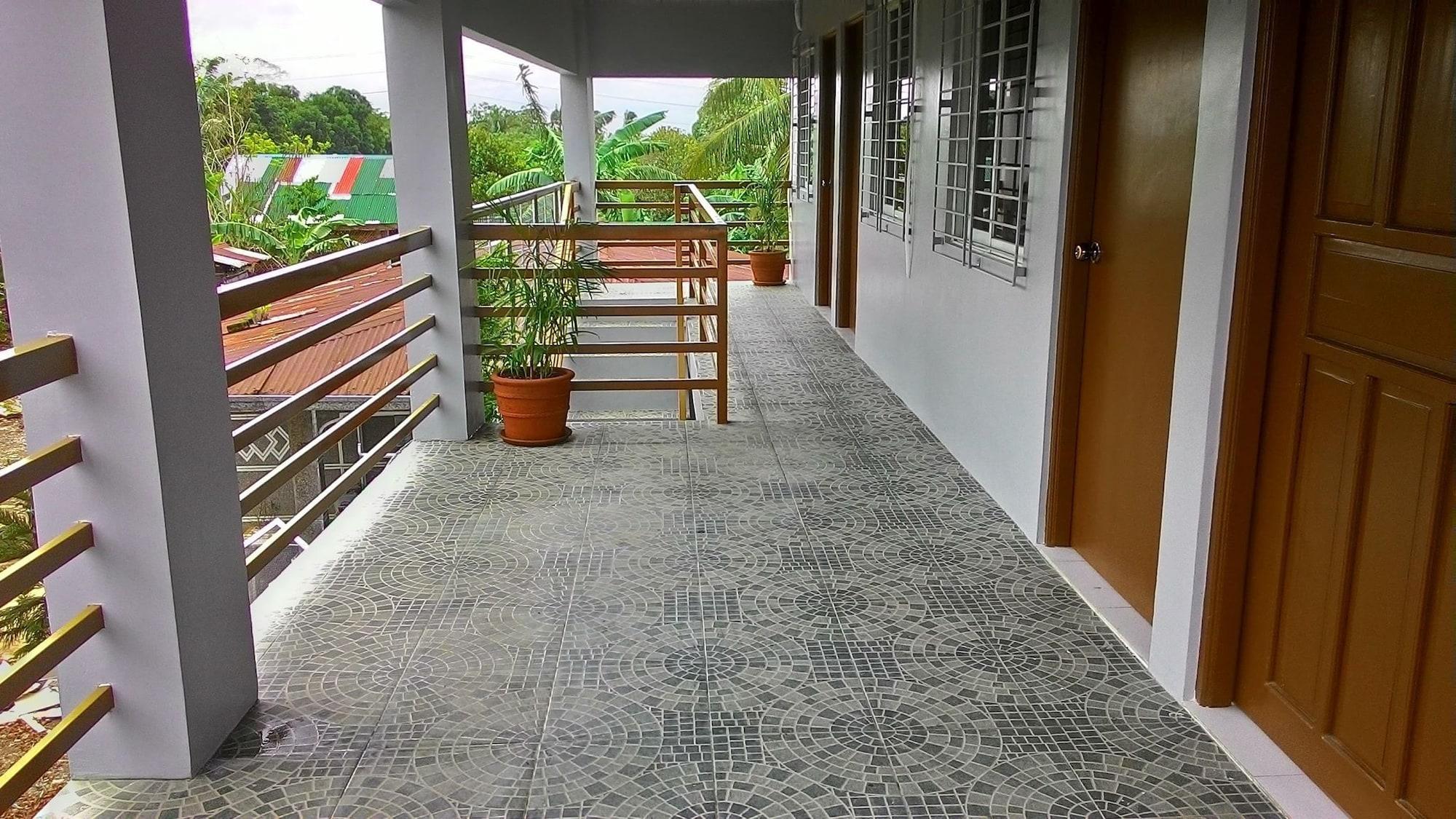 Vista Exterior Emperor's Suites