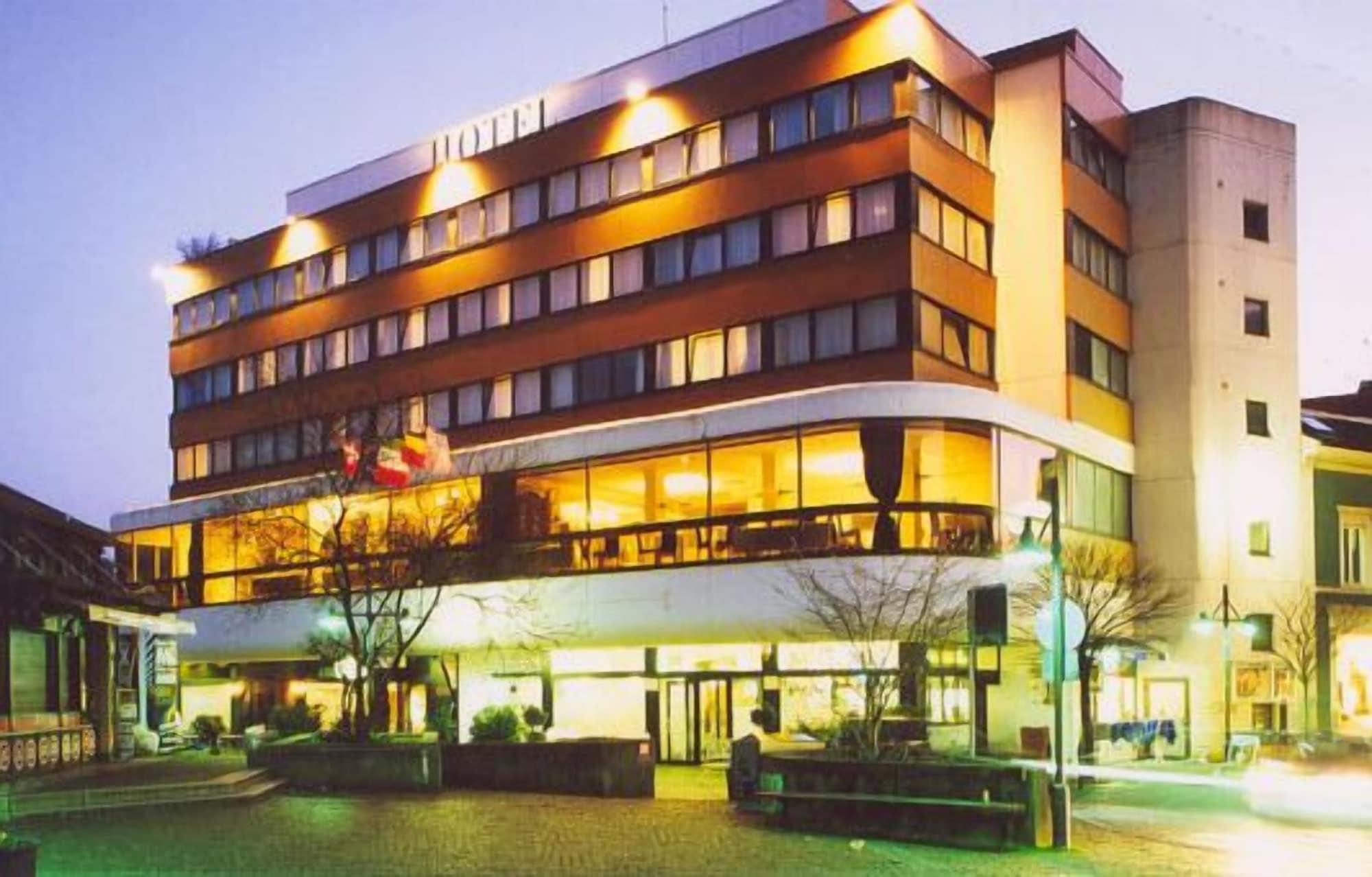 Varios Parkhotel David