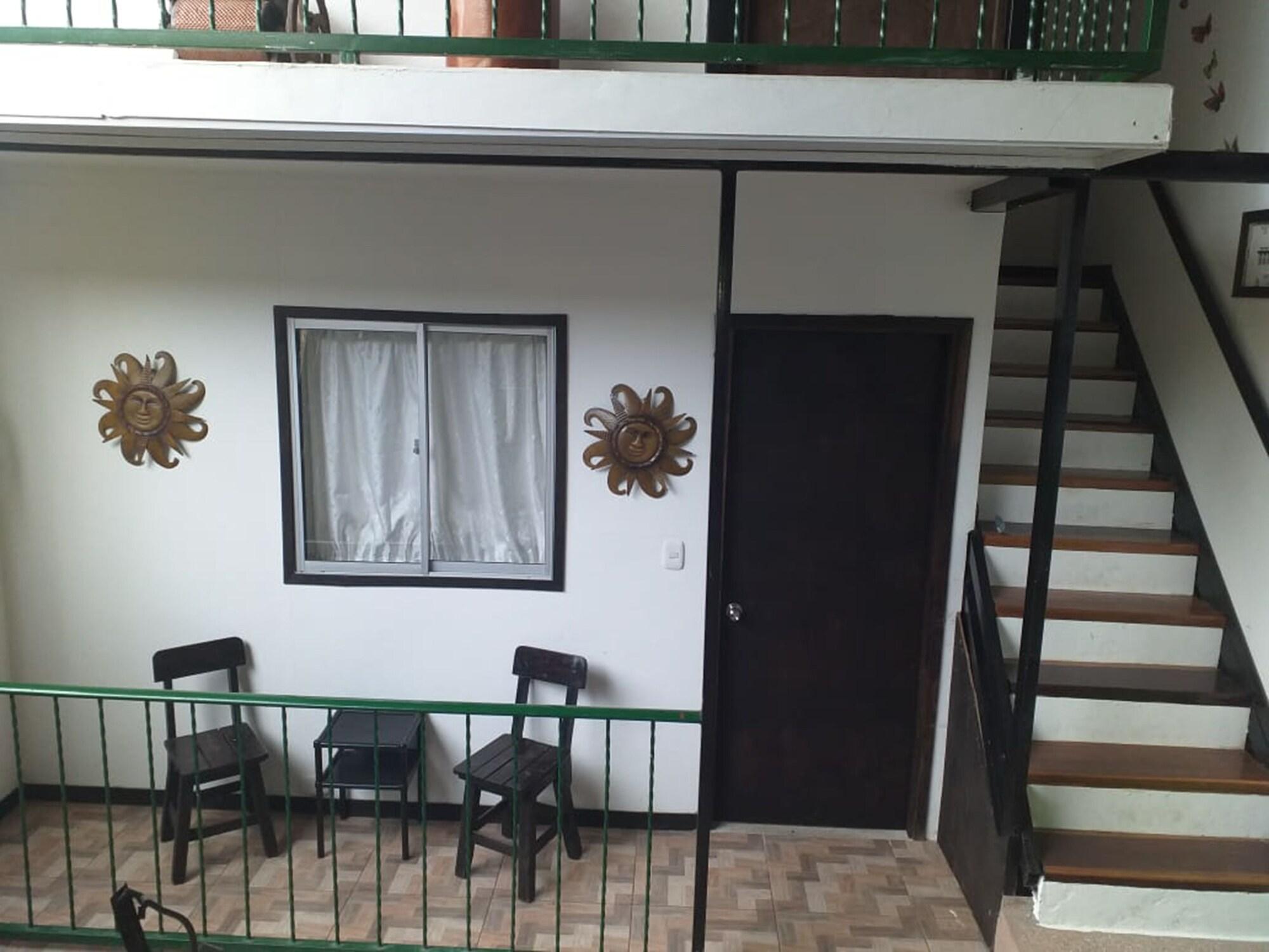 Varios Hostel Camelot