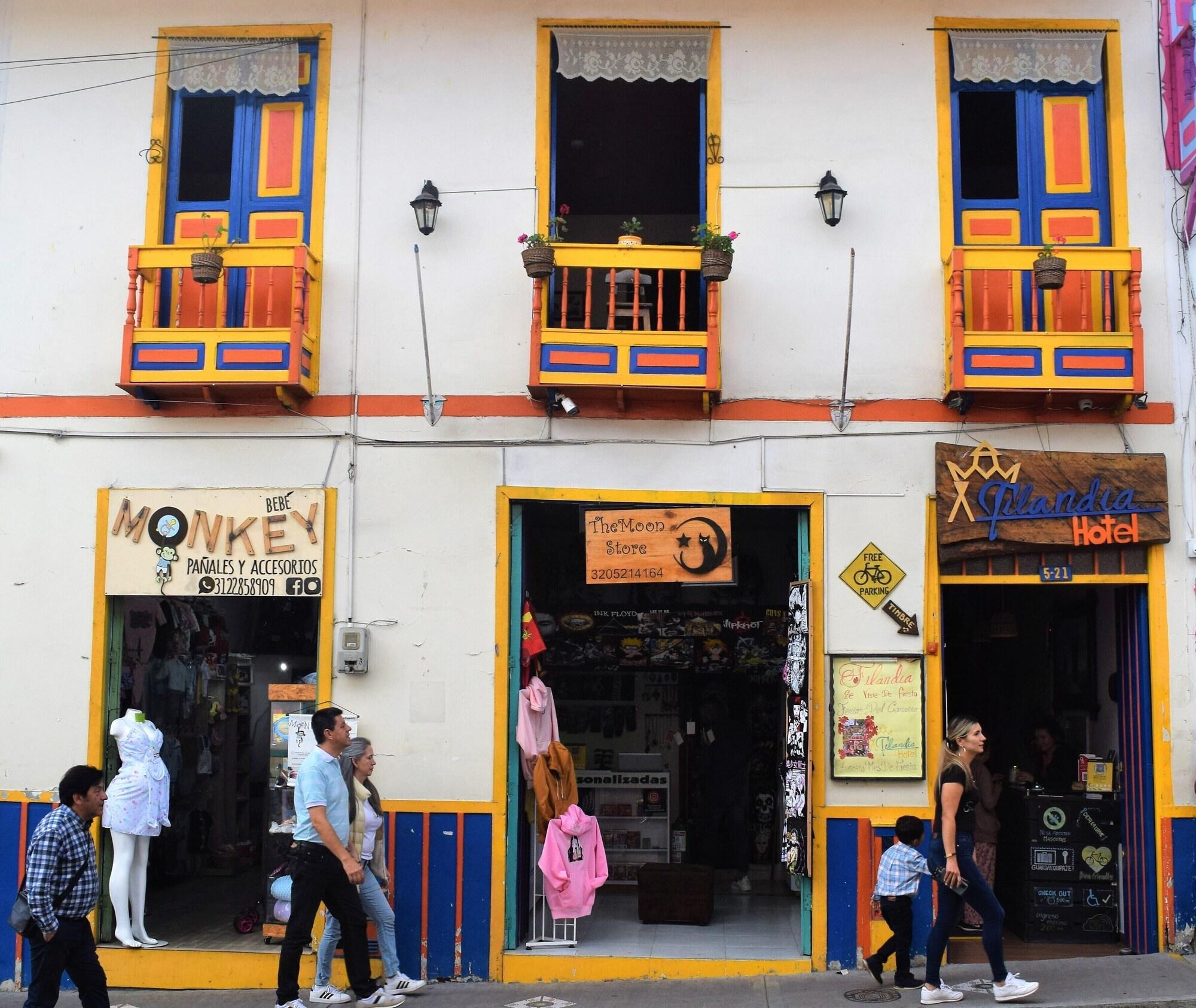 Varios Filandia Hotel