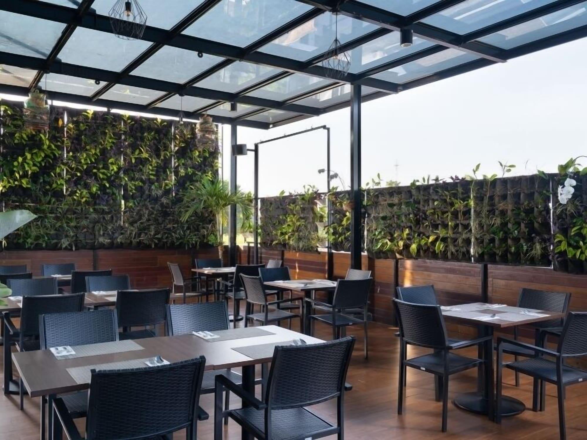 Restaurant Laska Hotel Sukabumi