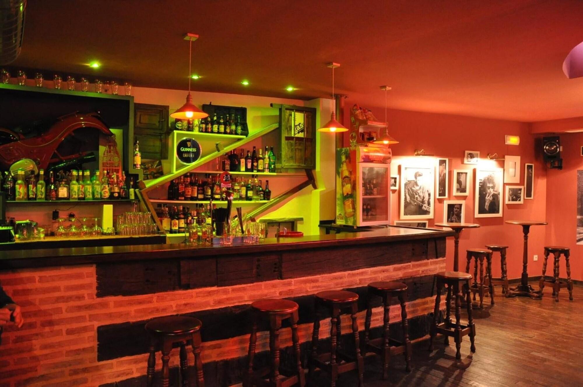 Bar/Salón Hospederia La Querencia