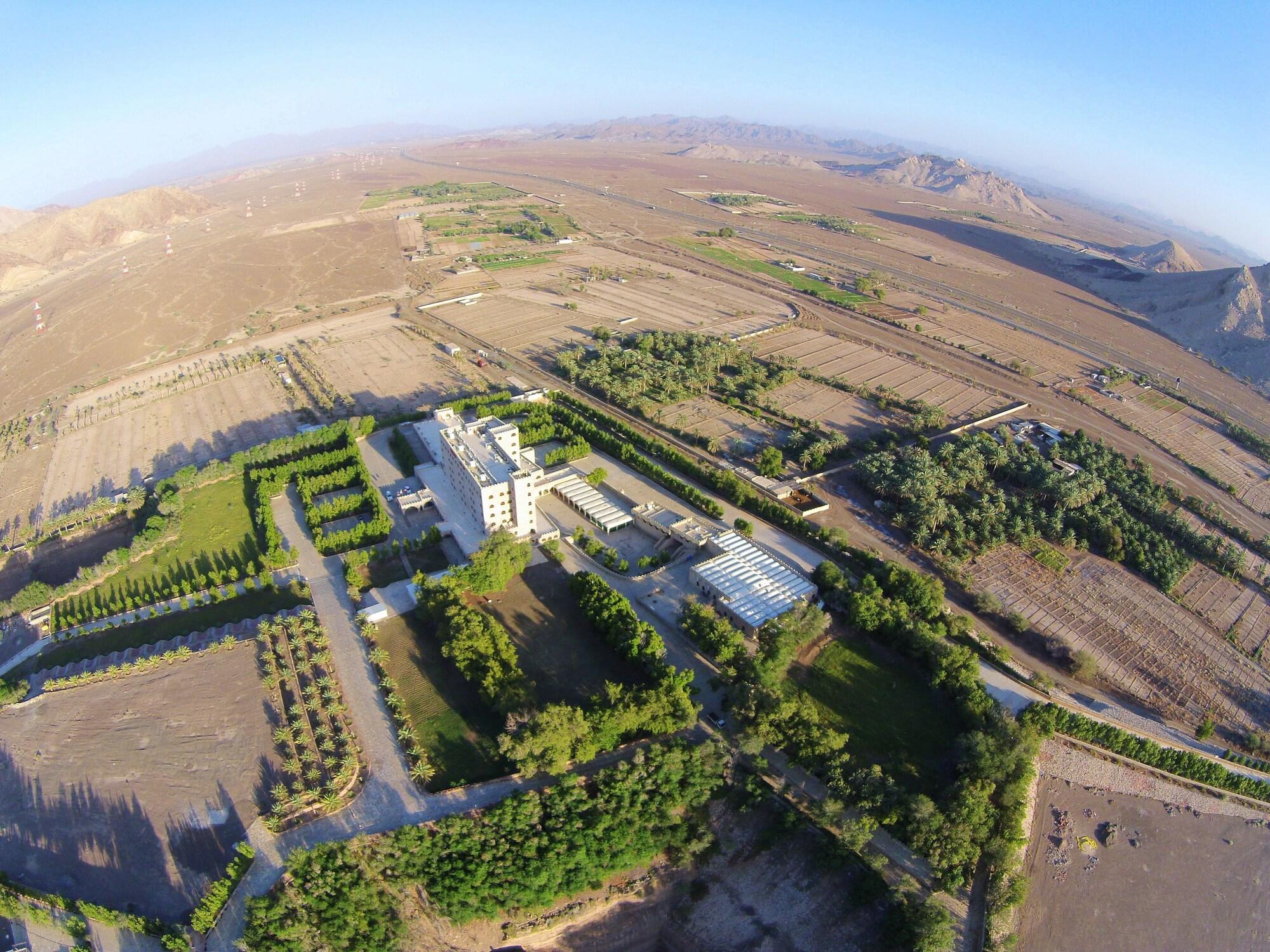 Vista Exterior Mahadha Hotel