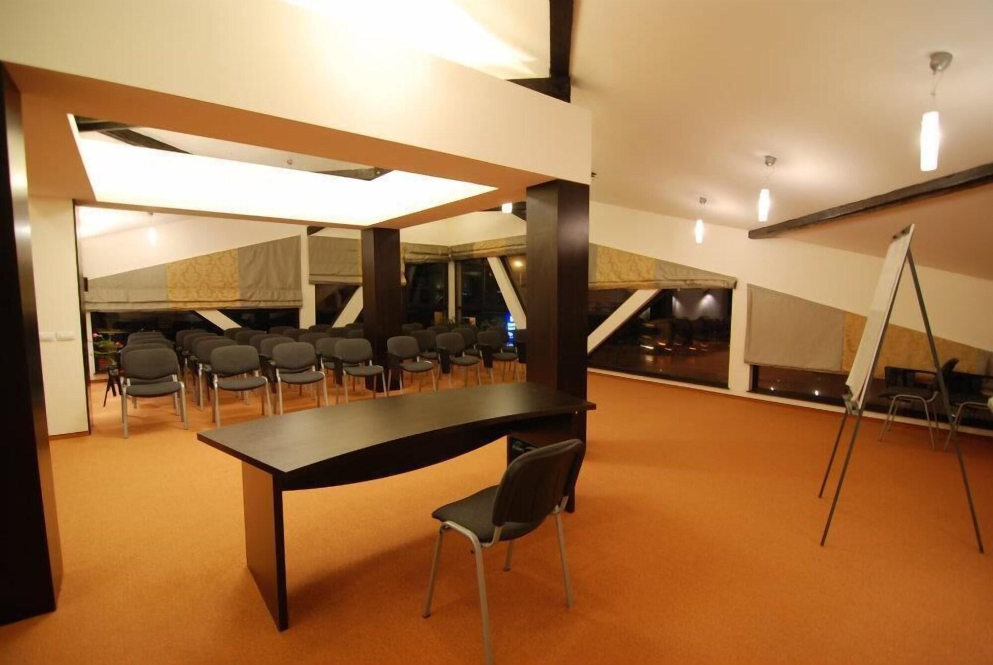 Sala de Reuniones Hotel Ave Lux