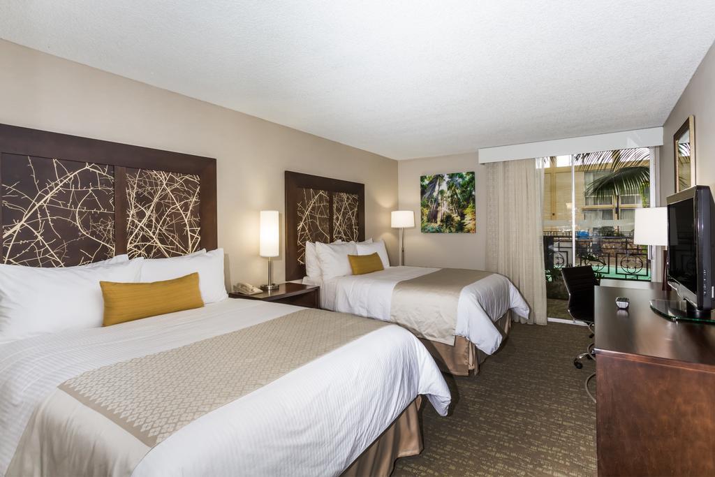 Vista Exterior Wyndham Garden Fresno Yosemite Airport