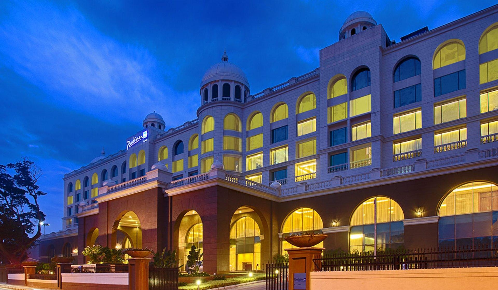 Vista Exterior Radisson Blu Plaza Hotel Mysore