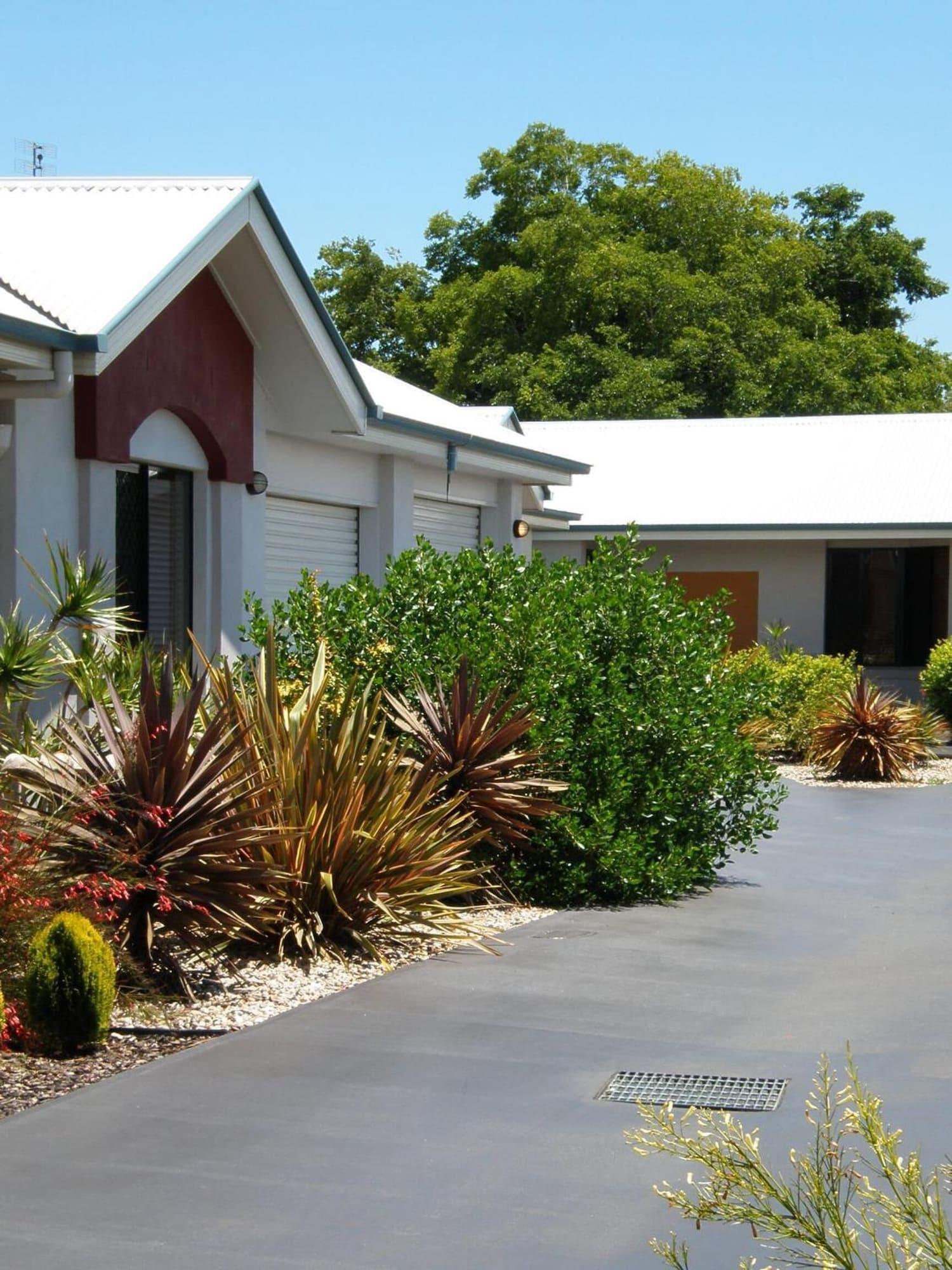Vista Exterior Annand Mews Serviced Apartments