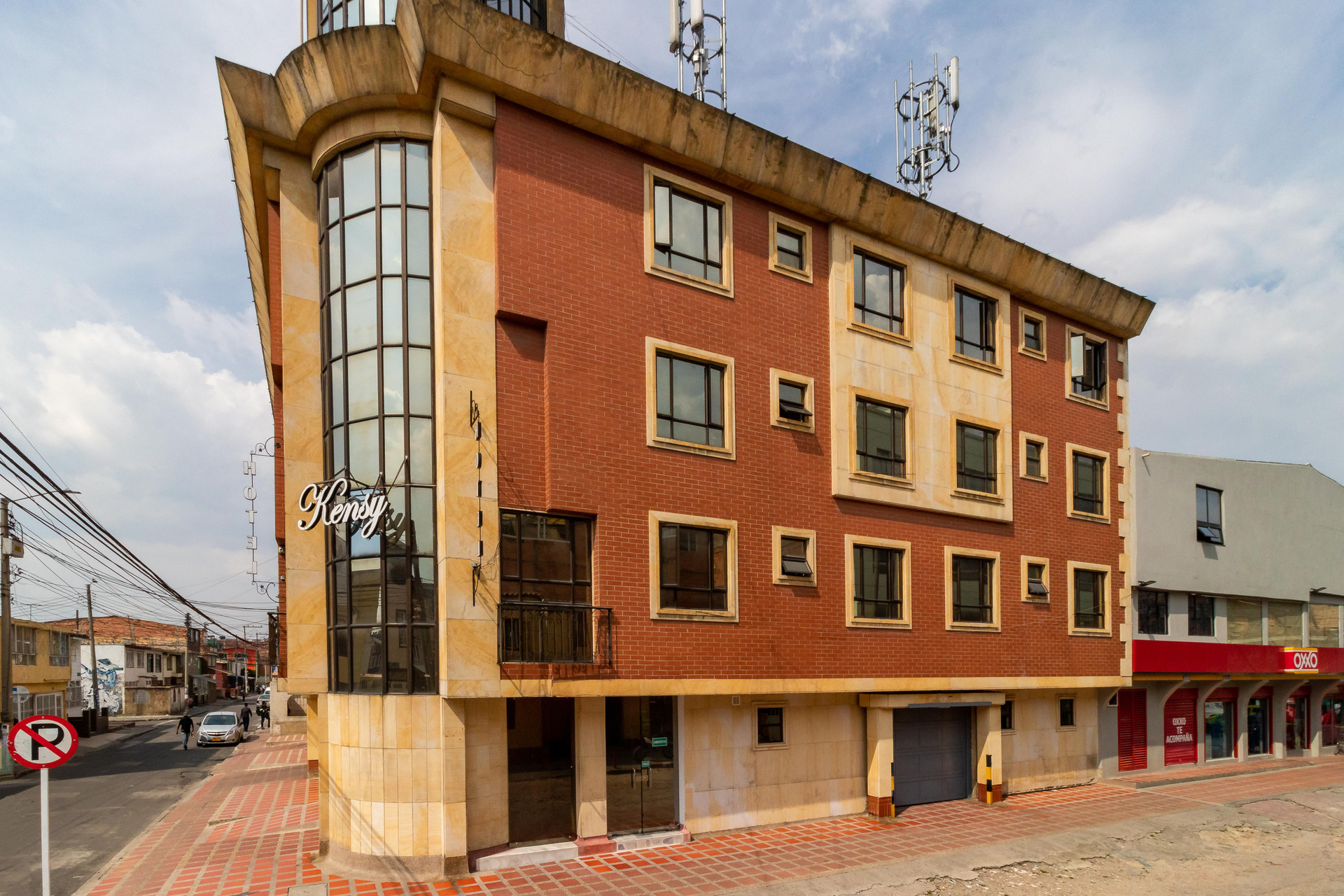 Vista Exterior Hotel Ayenda Kensy 1097