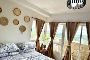 Alquiler Vacacional - Studio with Balcony. Equipped with Washer & Dryer. Airport pick up available