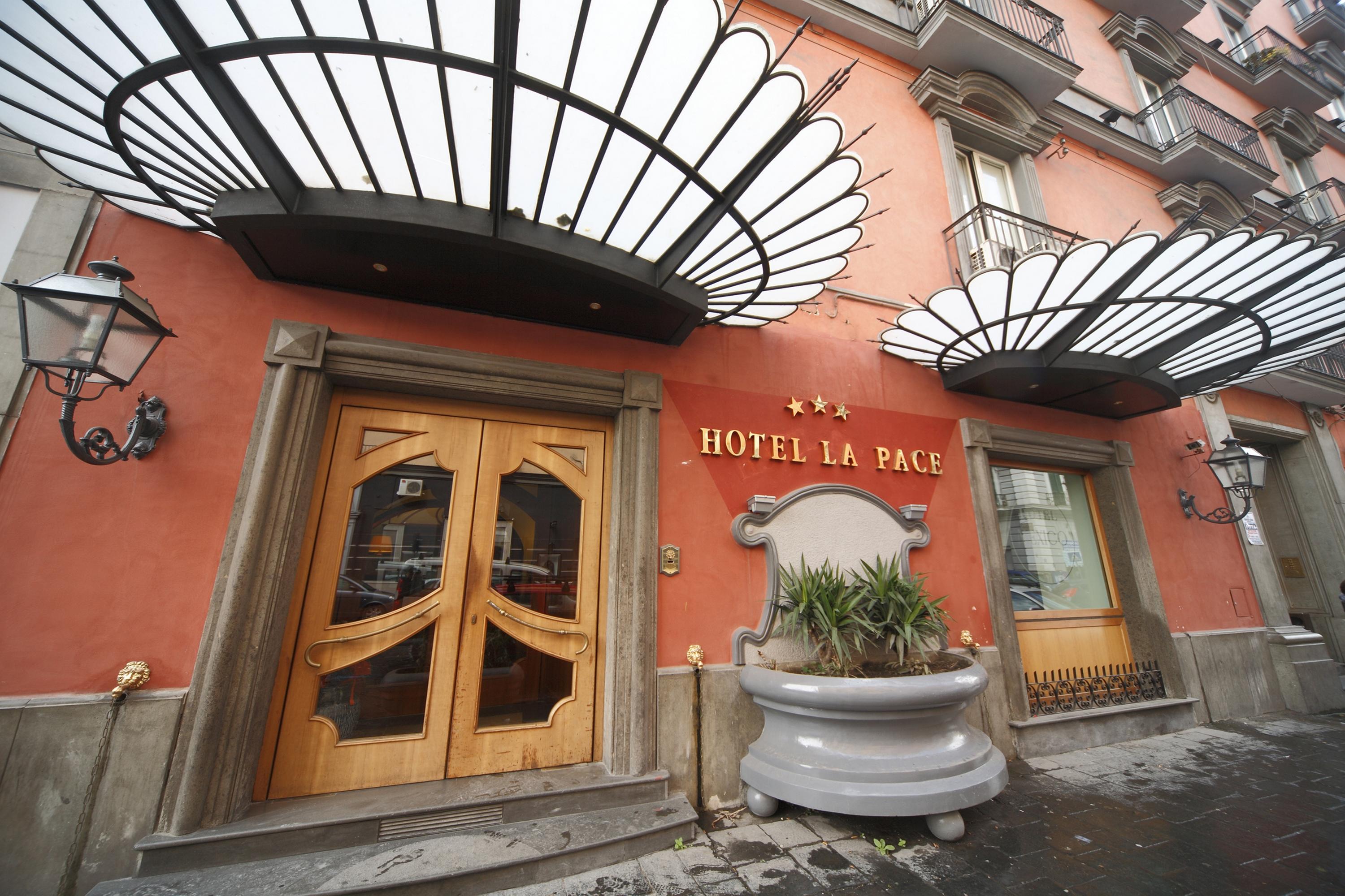 Vista Exterior Hotel La Pace
