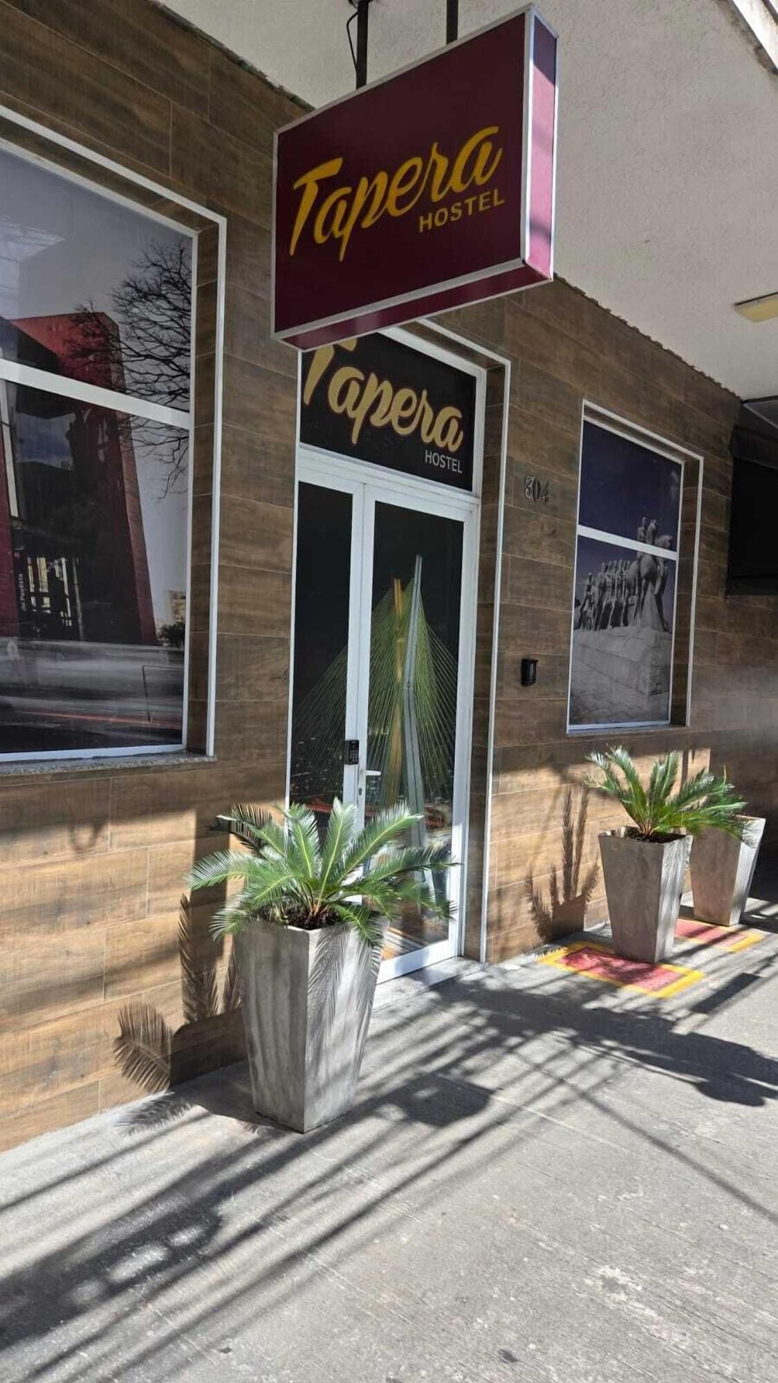 Varios Tapera Hostel