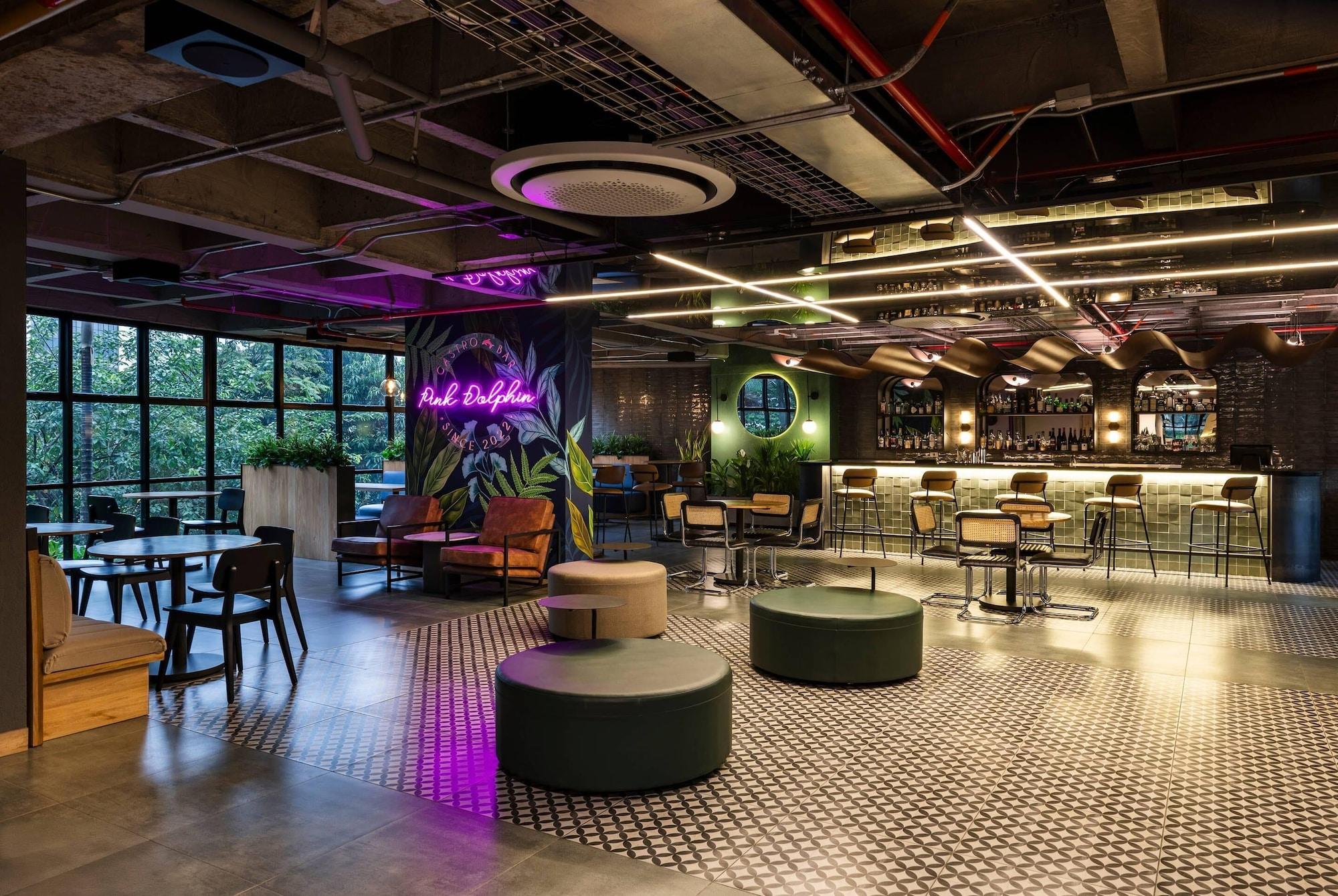 Bar/Salón Faranda Collection Medellin, a Member of Radisson Individuals