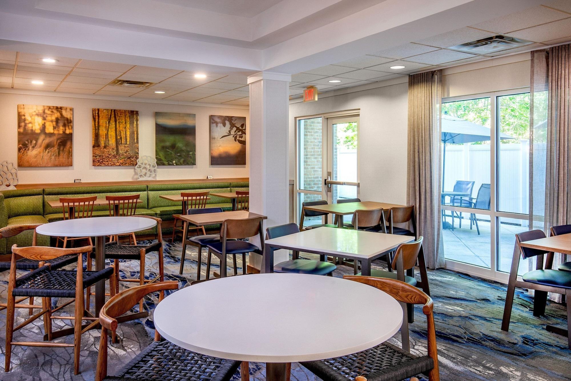 Restaurant Fairfield Inn & Suites by Marriott Brunswick Freeport
