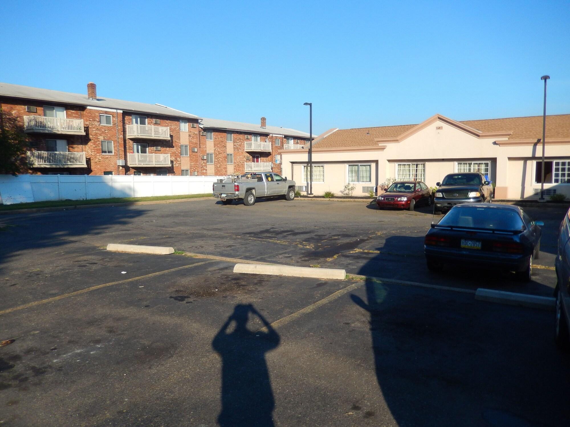 Varios Riverview Motel