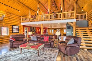 Alquiler Vacacional - Stunning Mountain-view Ranch on 132 Acres!