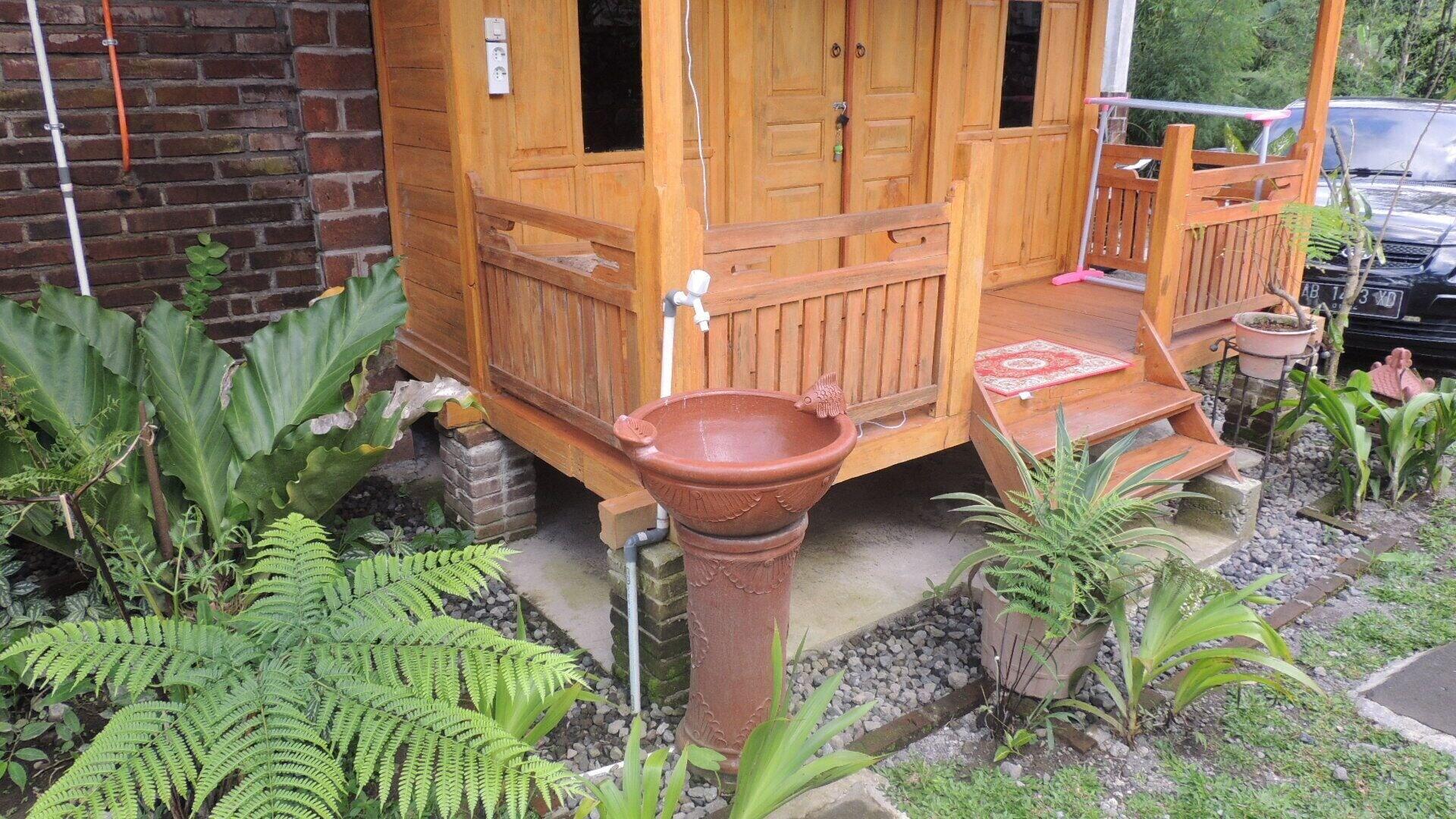 Vista Exterior Omah Rumba Bata