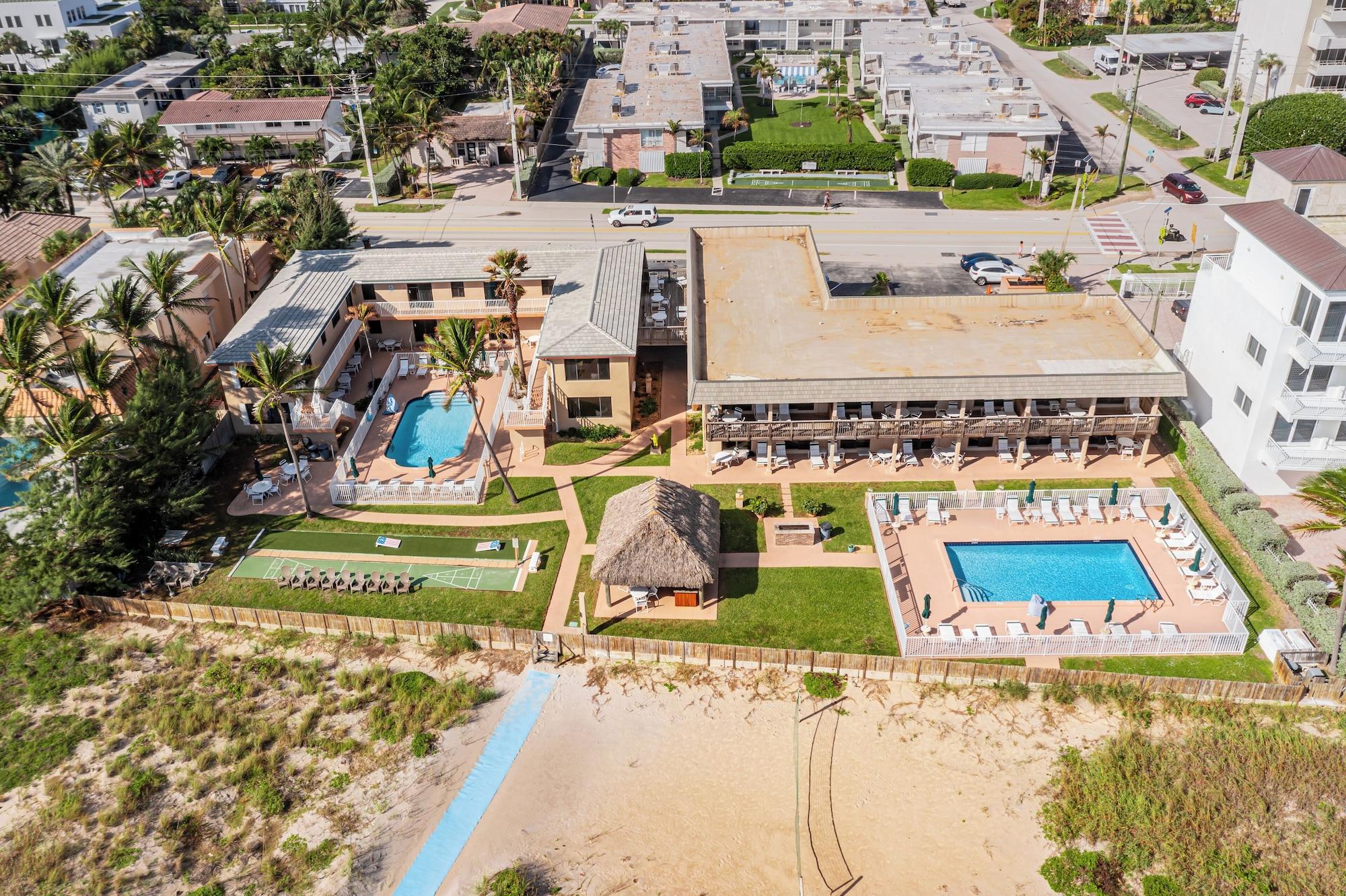 Vista Exterior Emerald Seas Deerfield Beach Club