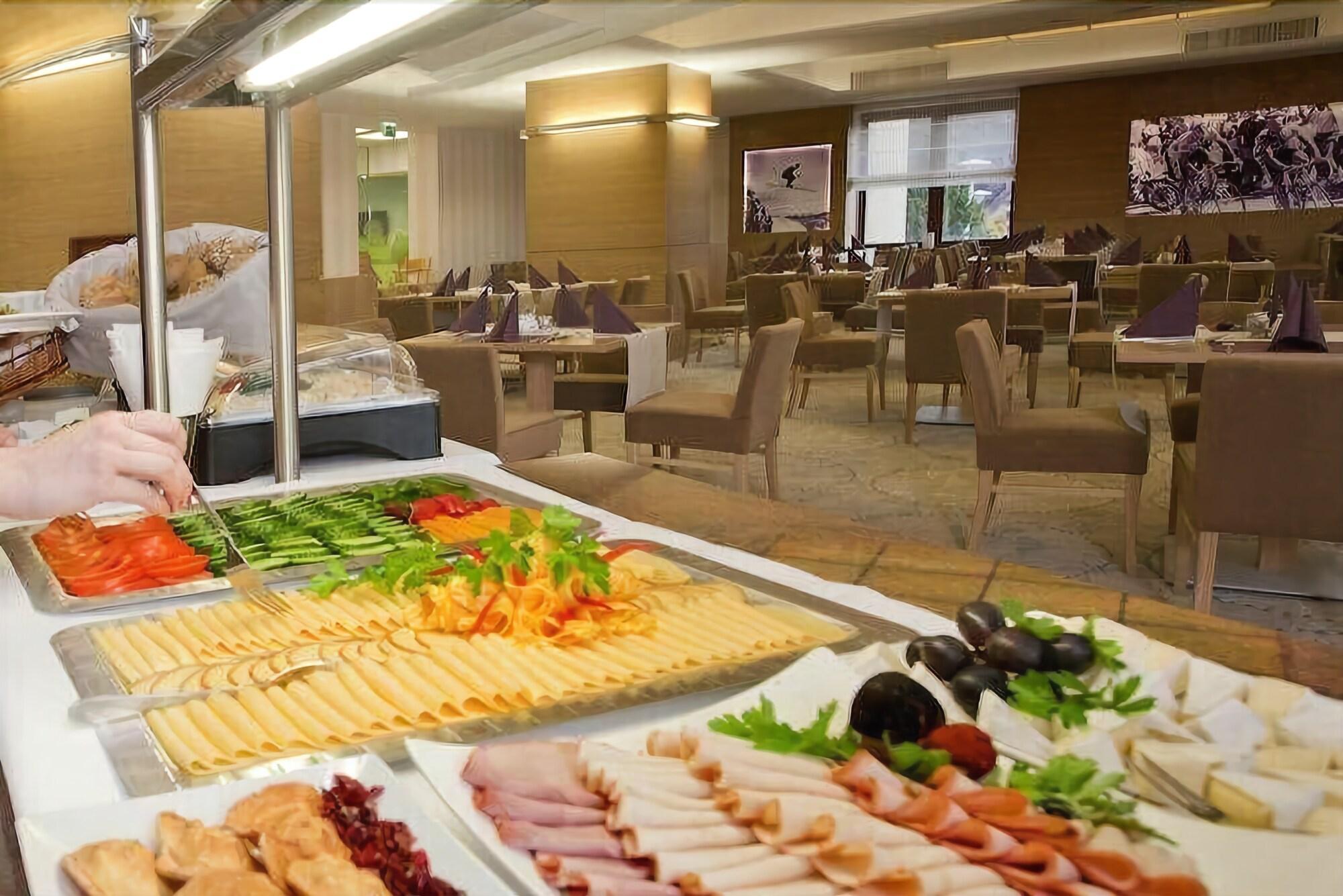 Restaurant Interferie Sport Hotel Bornit