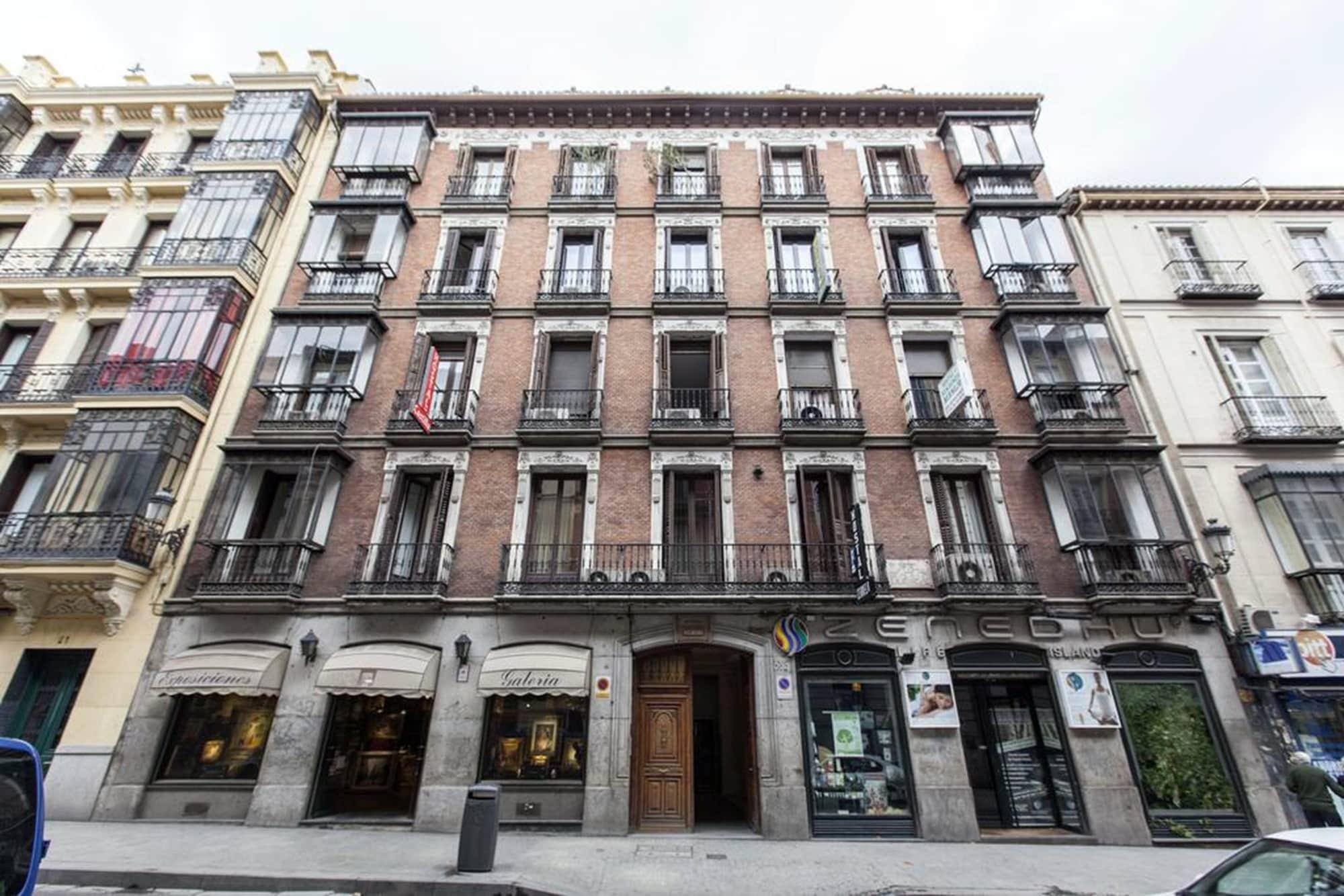 Vista Exterior Hostal Castilla I - Atocha