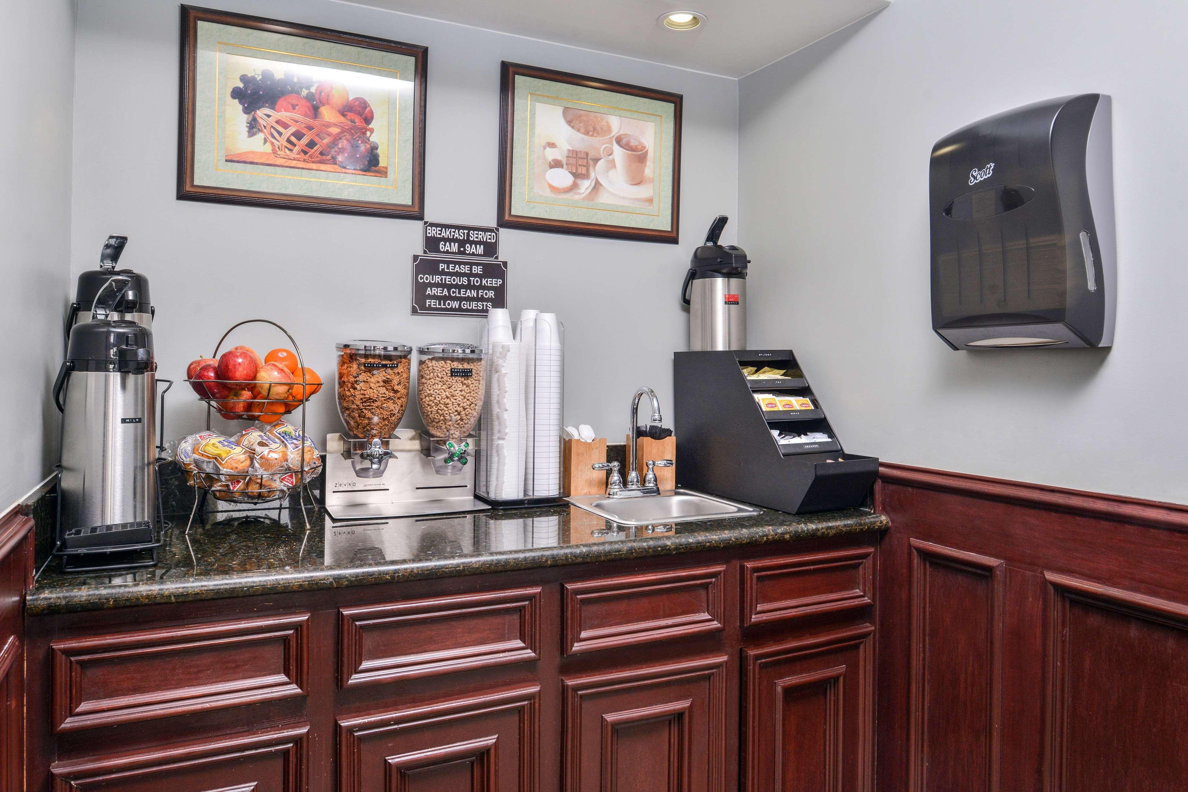 Restaurant Americas Best Value Inn-Medical Center Downtown