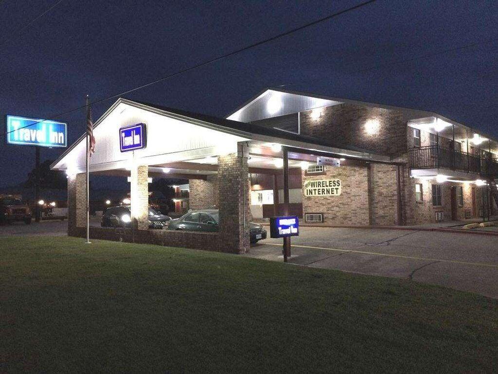 Varios Travel Inn & Suites