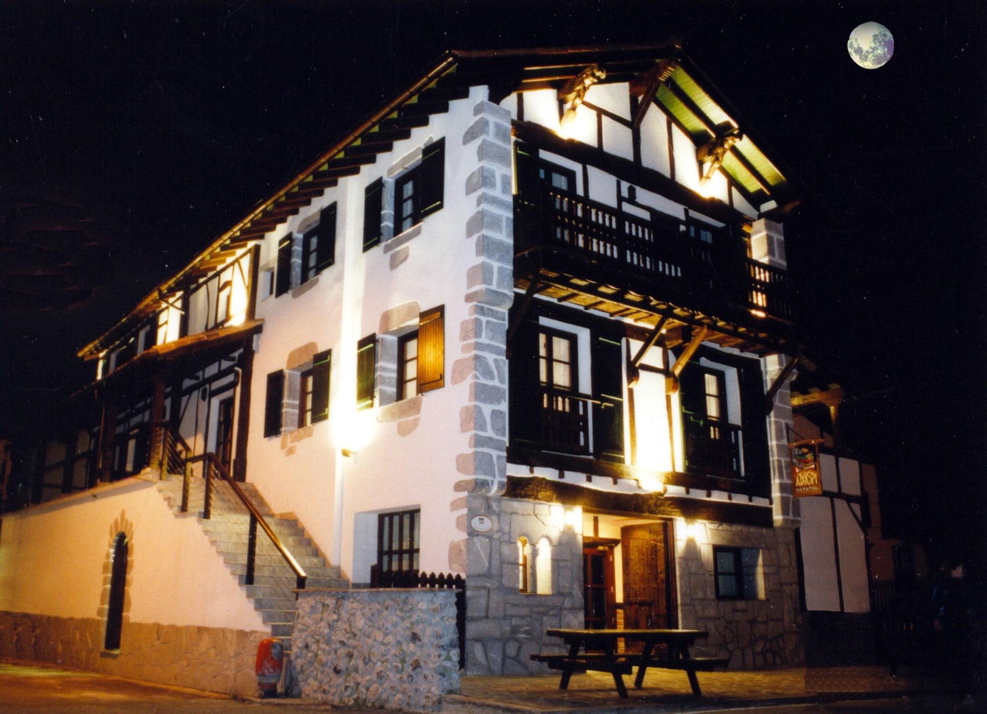 Vista Exterior Hotel Atxaspi
