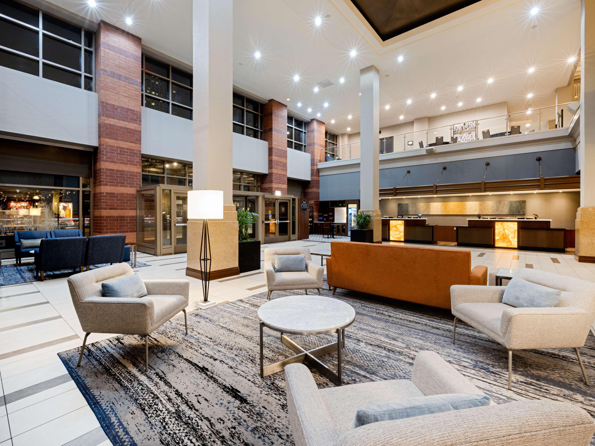 Vista Lobby Embassy Suites by Hilton Chicago Downtown River North