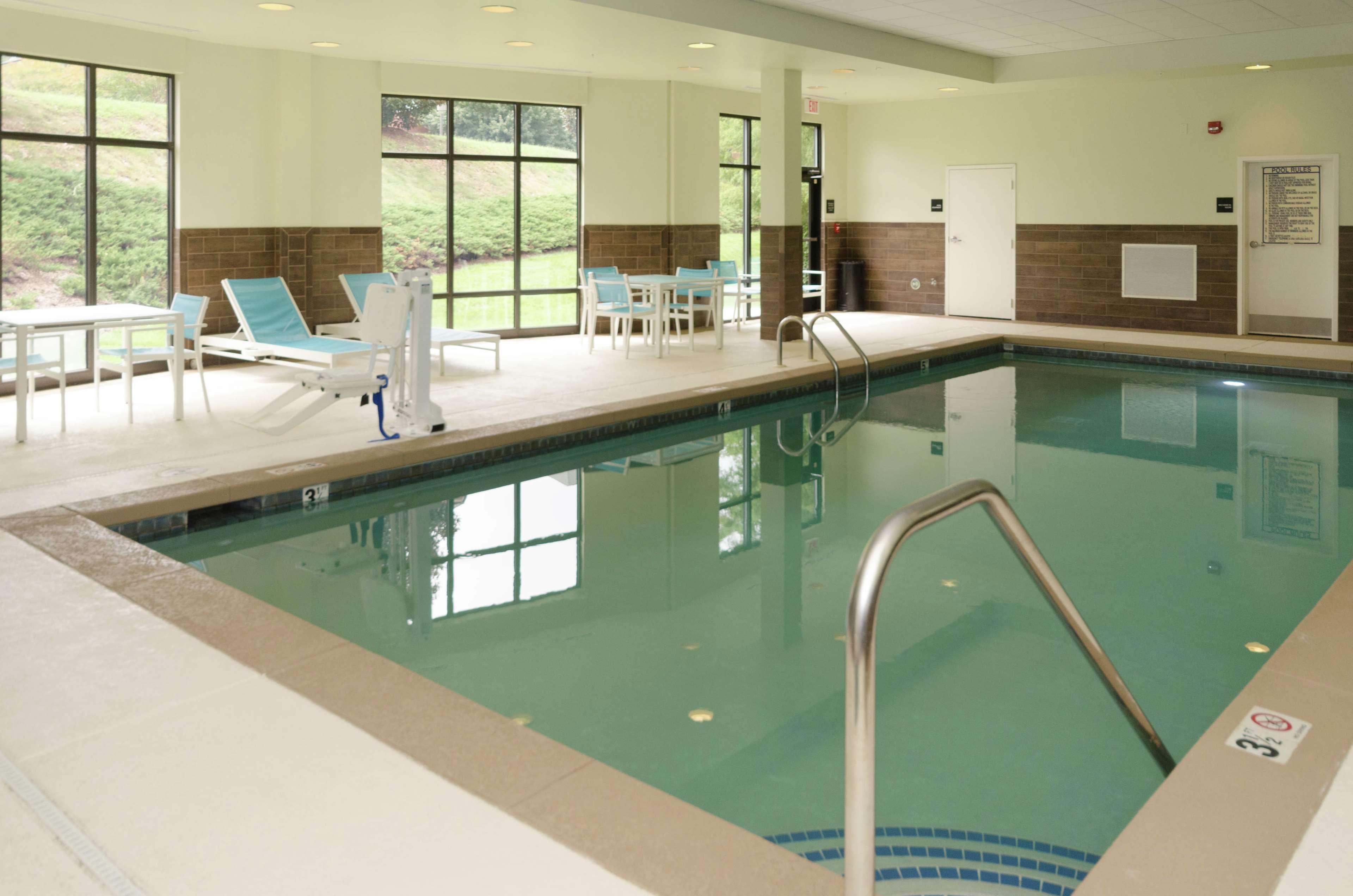Vista Piscina Hampton Inn Hickory