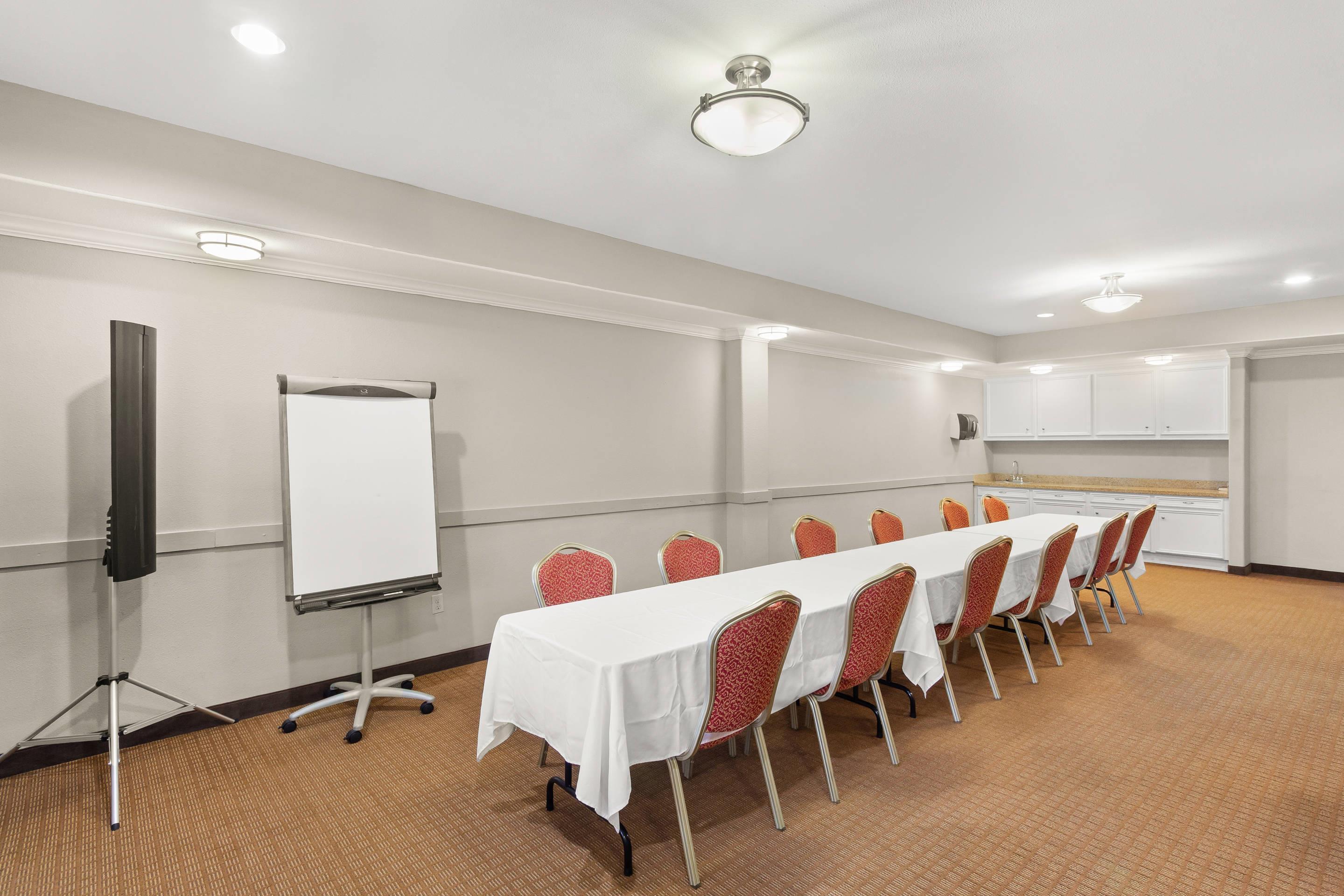 Centro de Negocios Sleep Inn&Suites Bush Intercontinental - Iah East