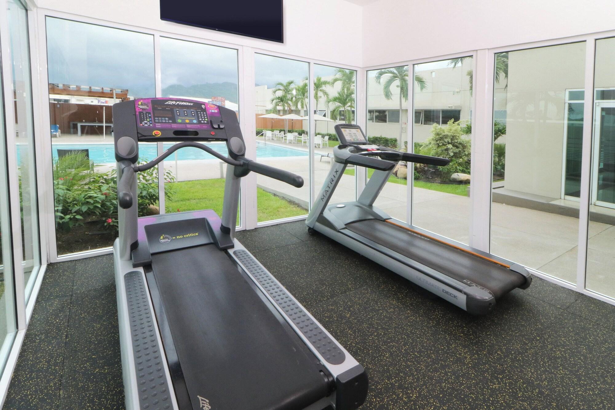 Gimnasio Holiday Inn Express Manzanillo by IHG