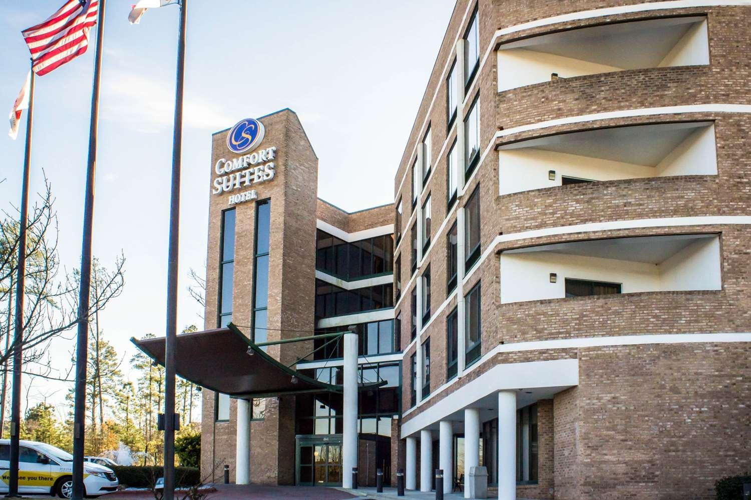 Vista Exterior Comfort Suites Raleigh Durham Airport/Research Triangle Park