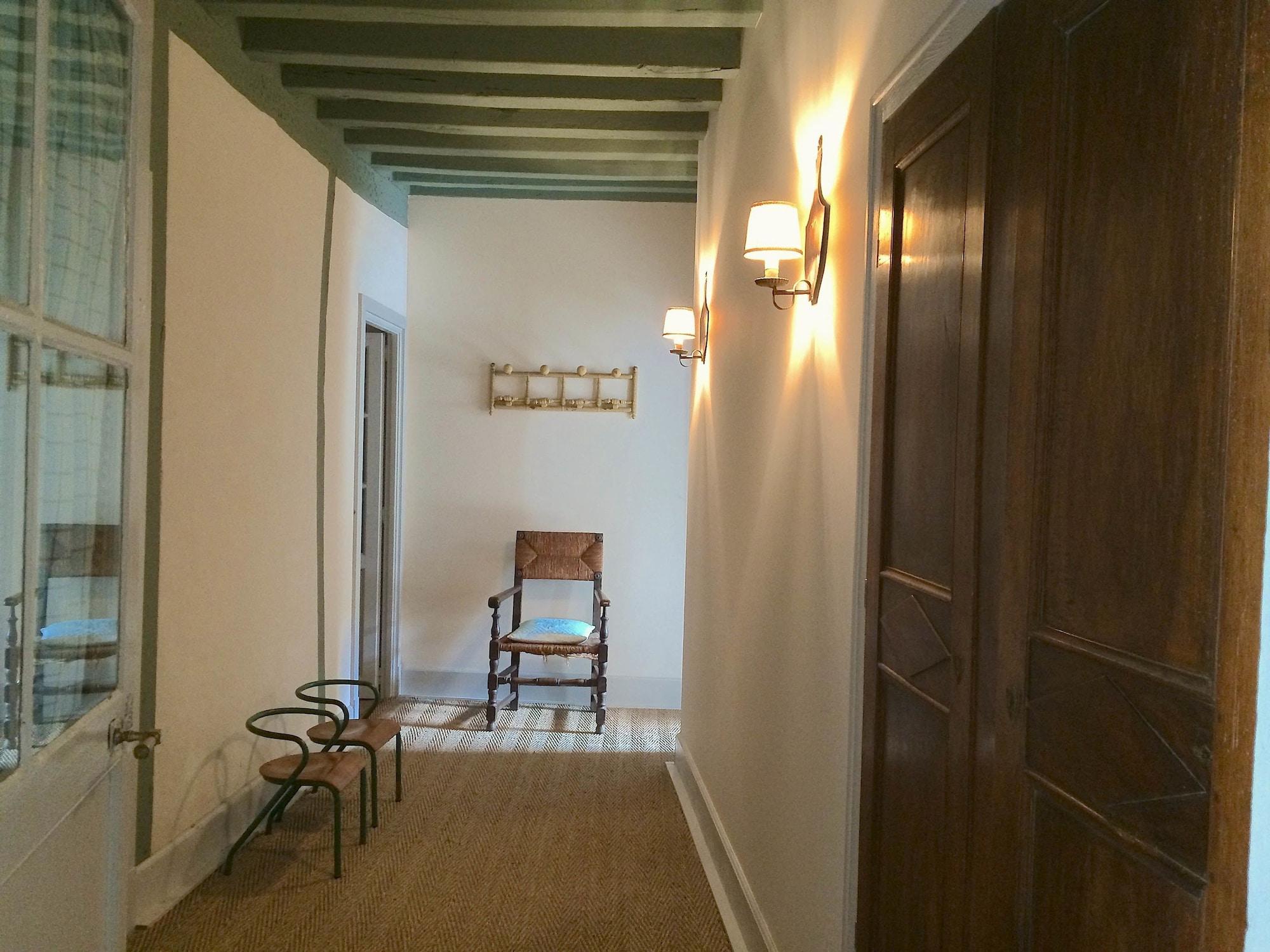 Vista Lobby La Maison Jeanne D'arc