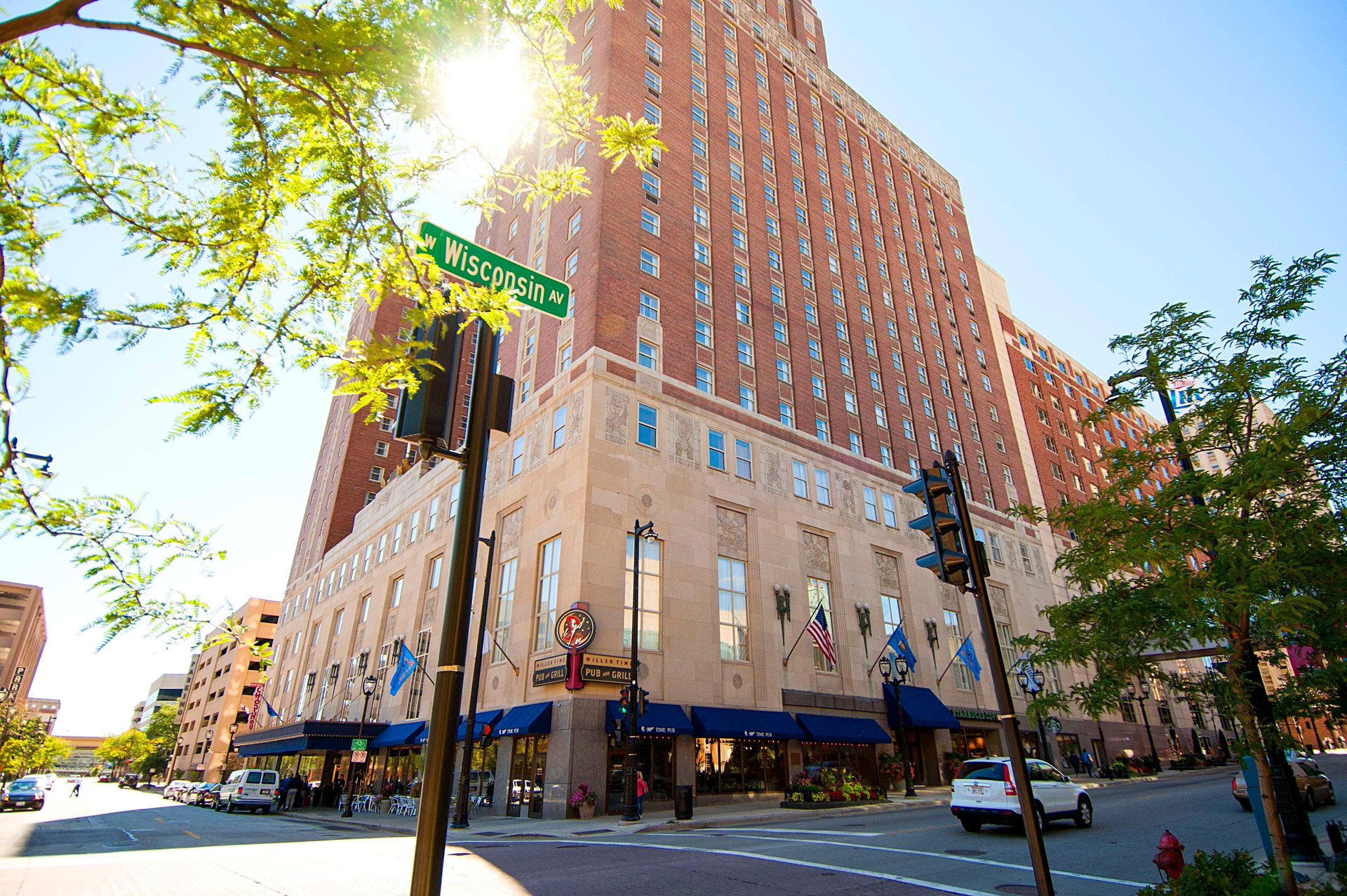 Vista Exterior Hilton Milwaukee