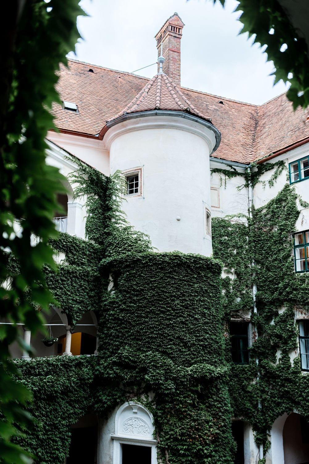 Vista Lobby Schloss Ernegg