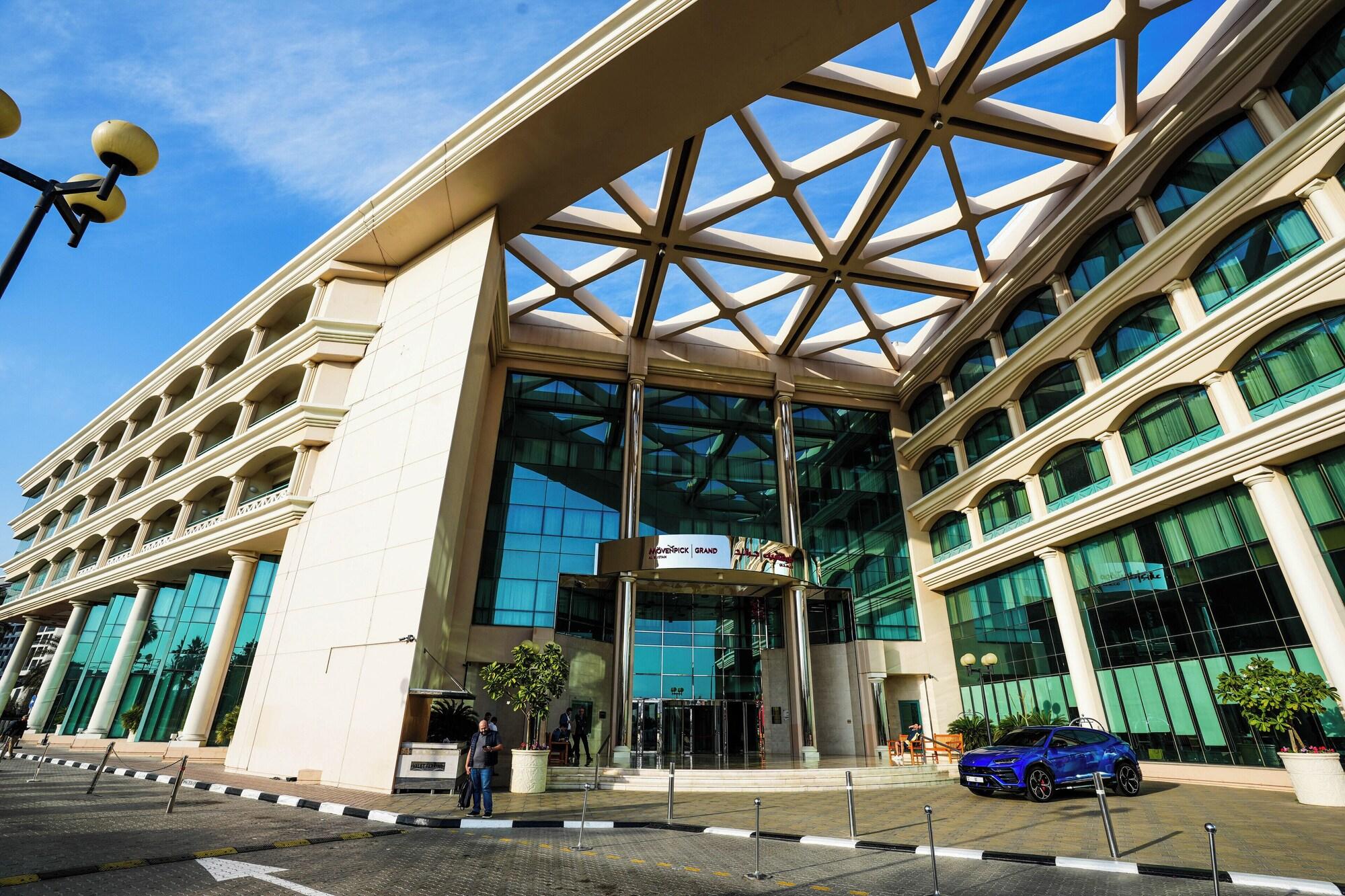 Vista Exterior Mövenpick Grand Al Bustan Dubai