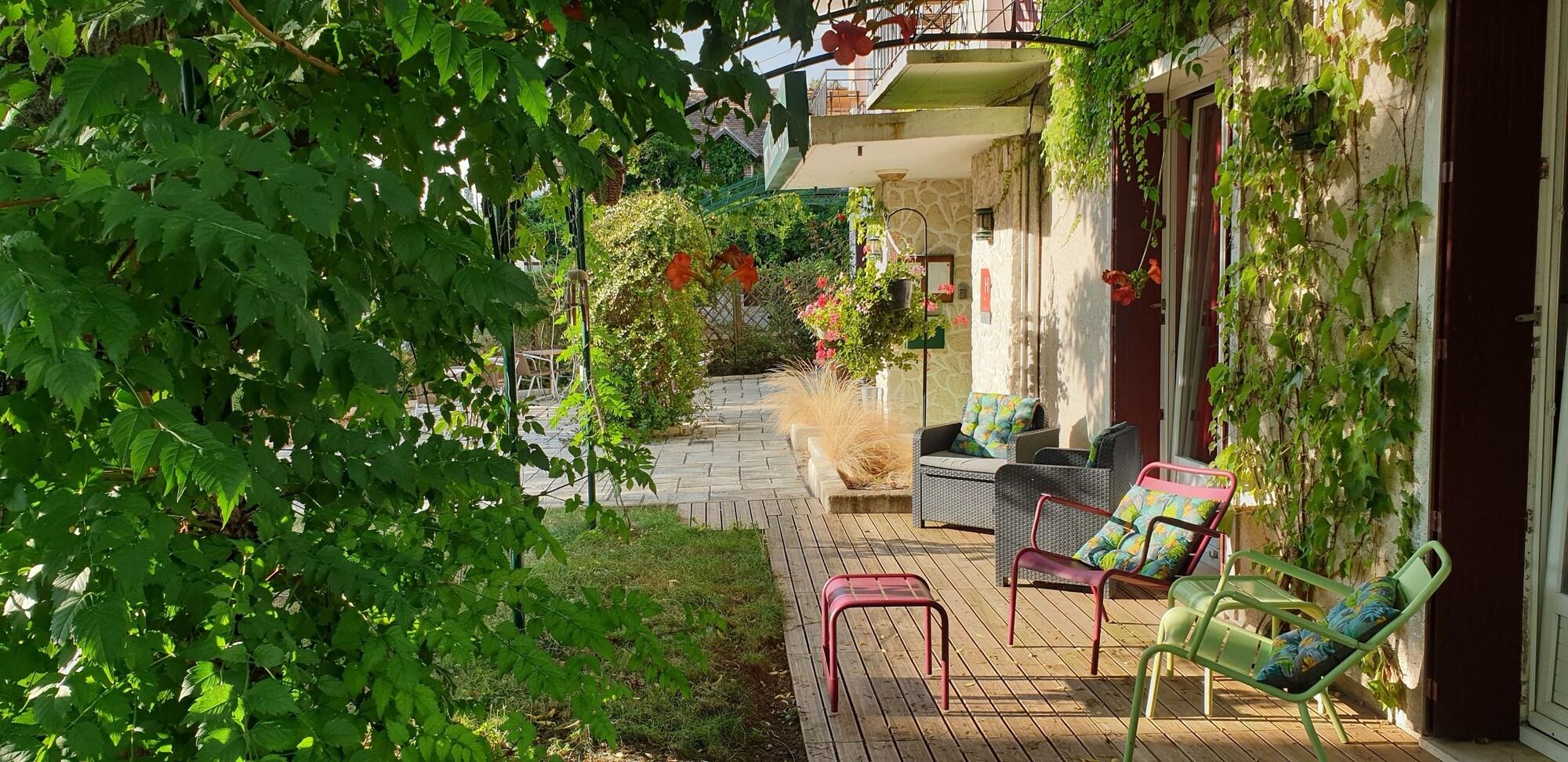 Comodidades del Alojamiento Hotel Saint Cyr